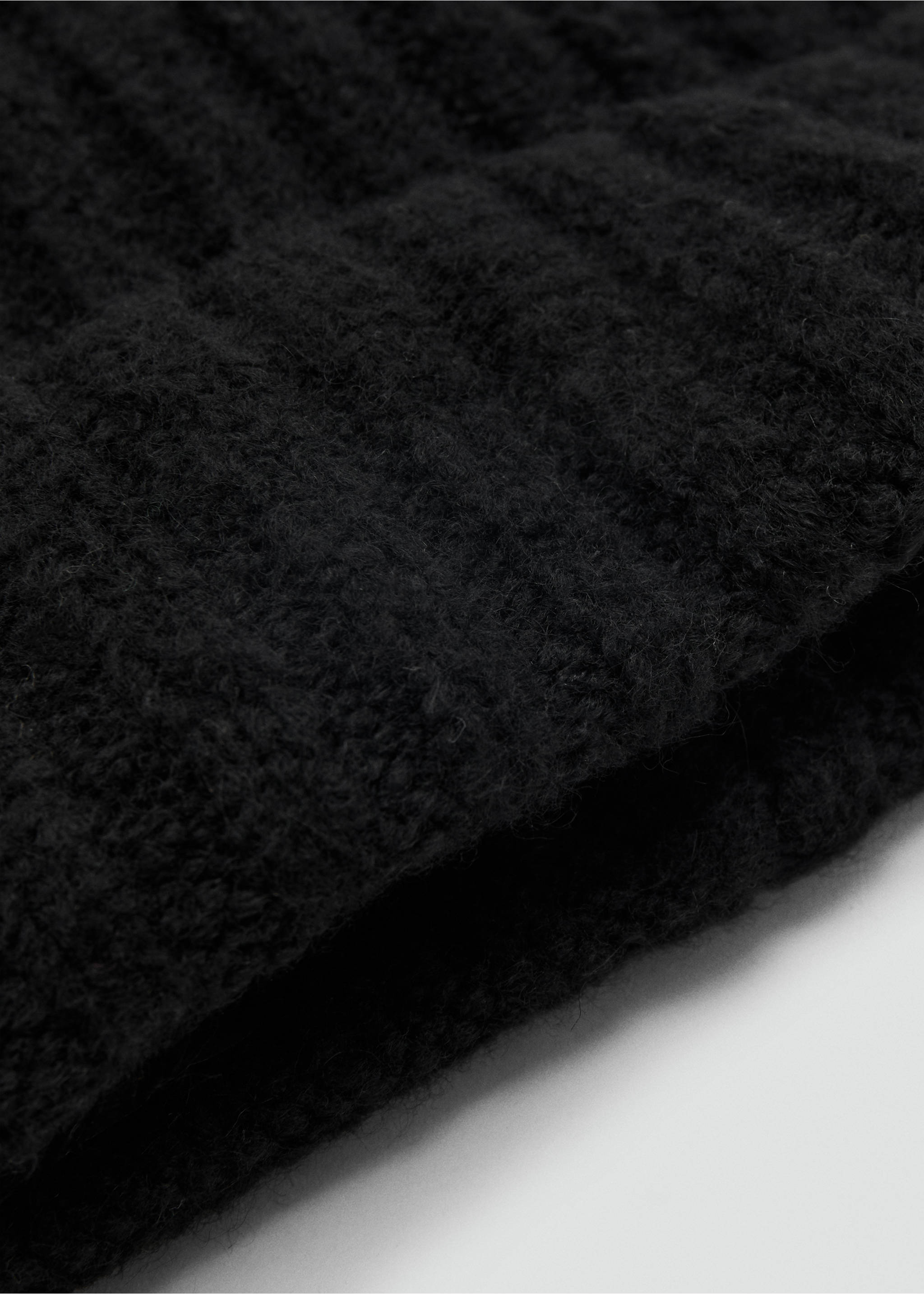 Bonnet maille côtelée - Plan moyen, Noir. Ref: 17026731-00.