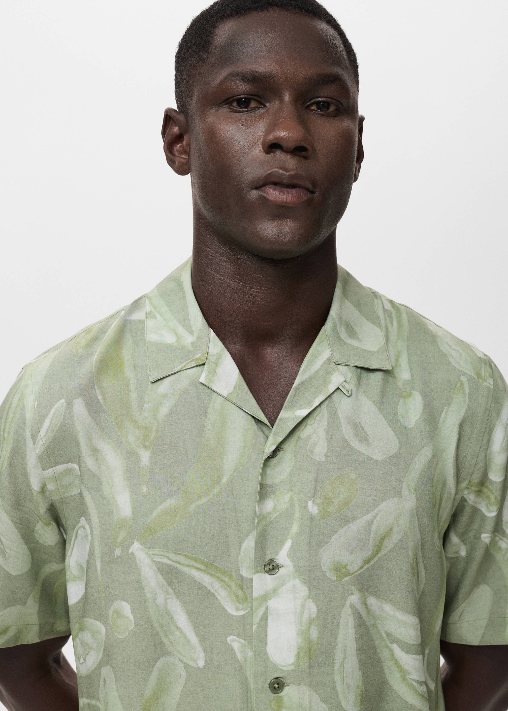 Fluid relaxed-fit printed shirt - Details of the article 1