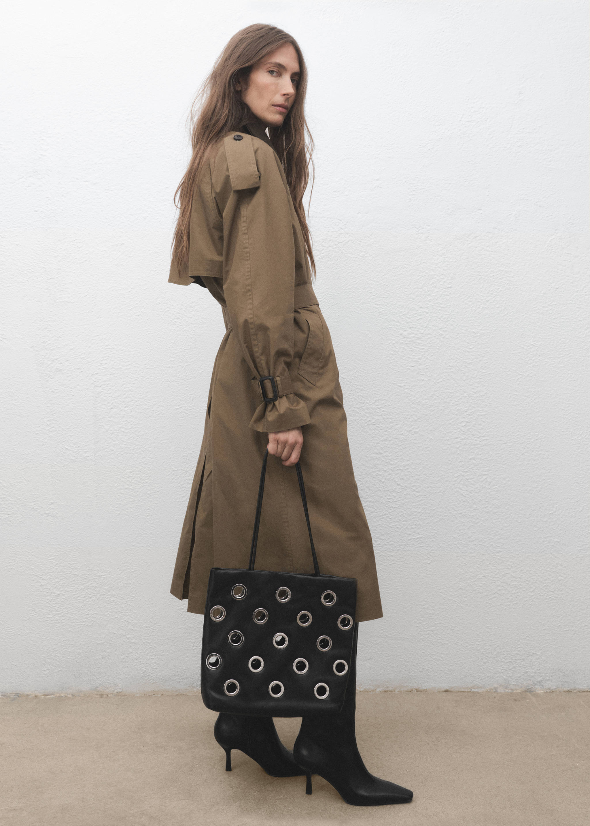 Crossbody bag with eyelets - Details of the article 9