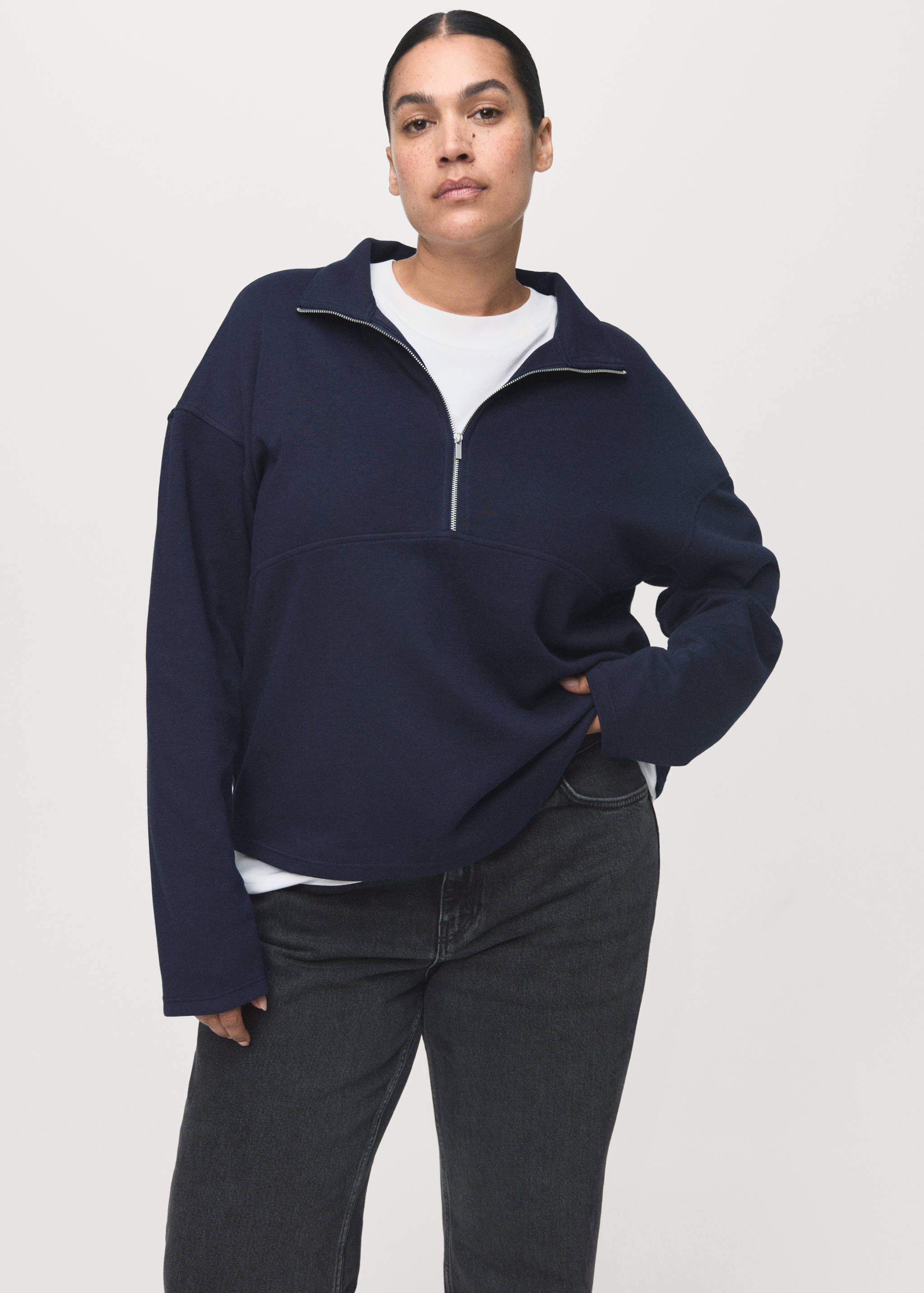 Mid-rise straight jeans - Details of the article 5