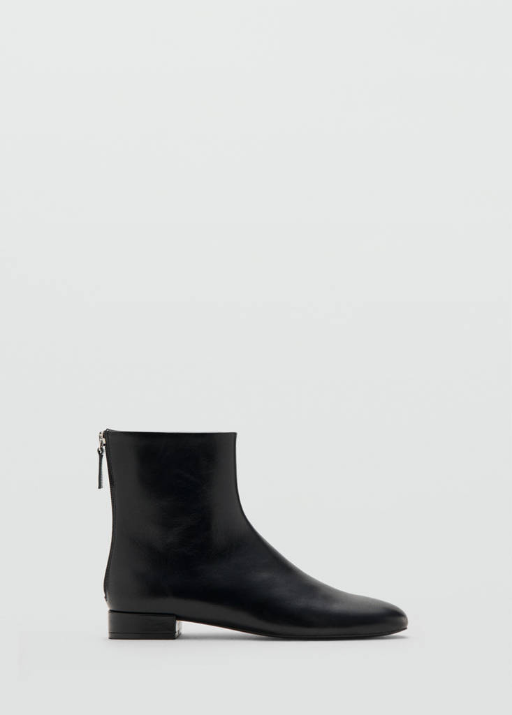 Zipped leather ankle boots — Black