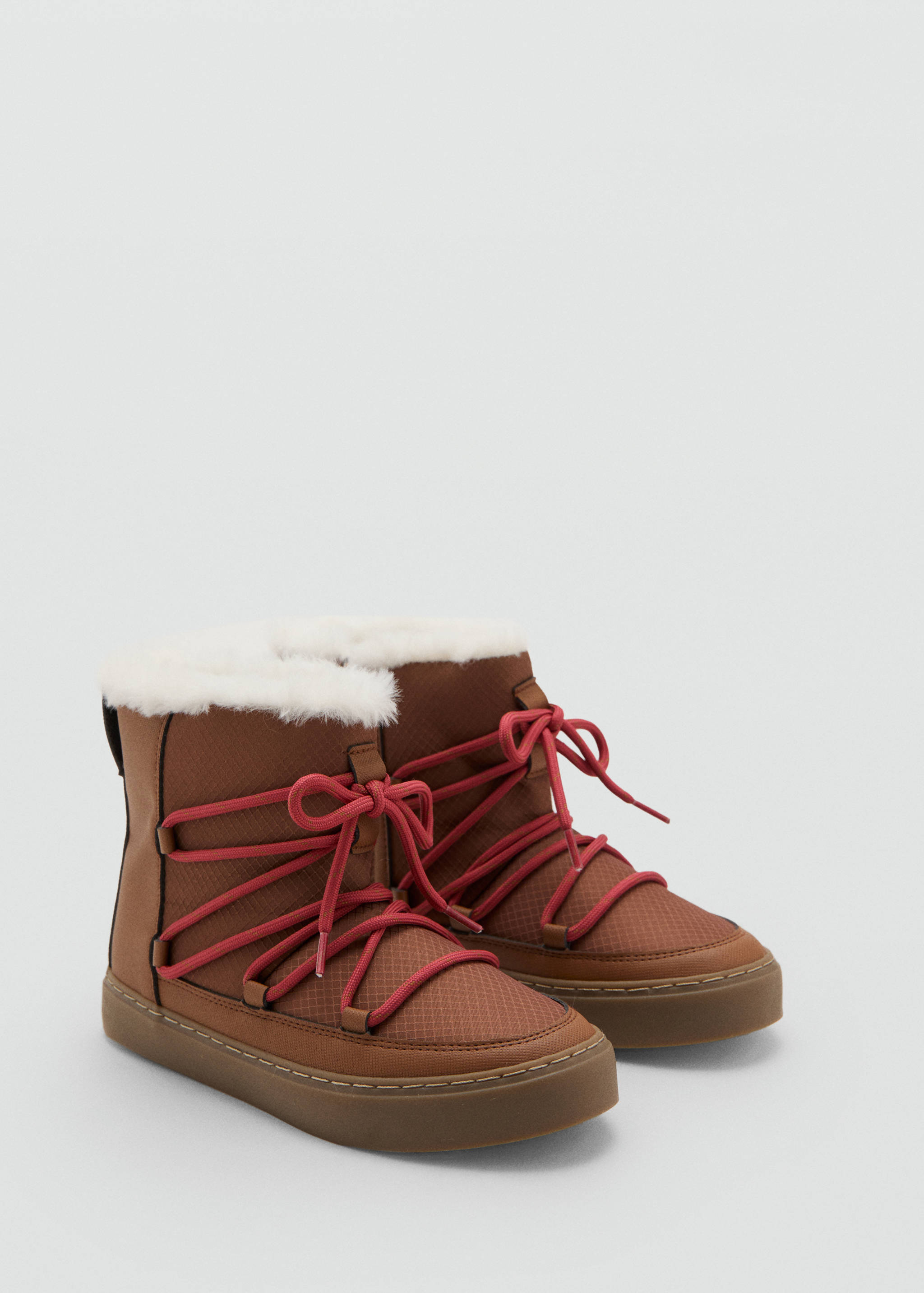 Bottines lacets imitation fourrure - Plan moyen