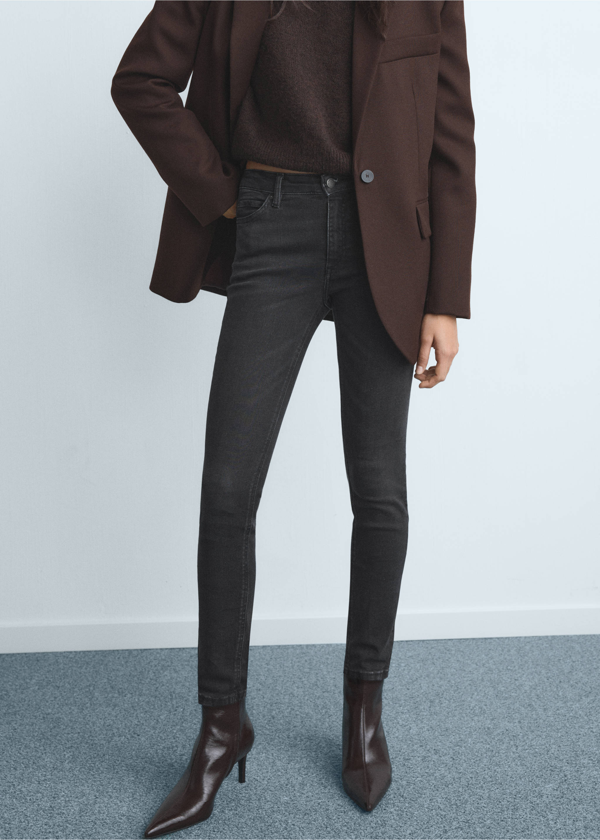 Jean skinny taille normale - Plan moyen, Gris. Ref: 17027766-00.