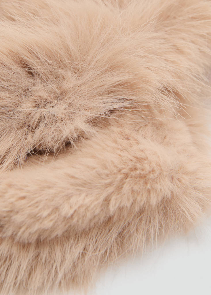Faux-fur scarf — Beige