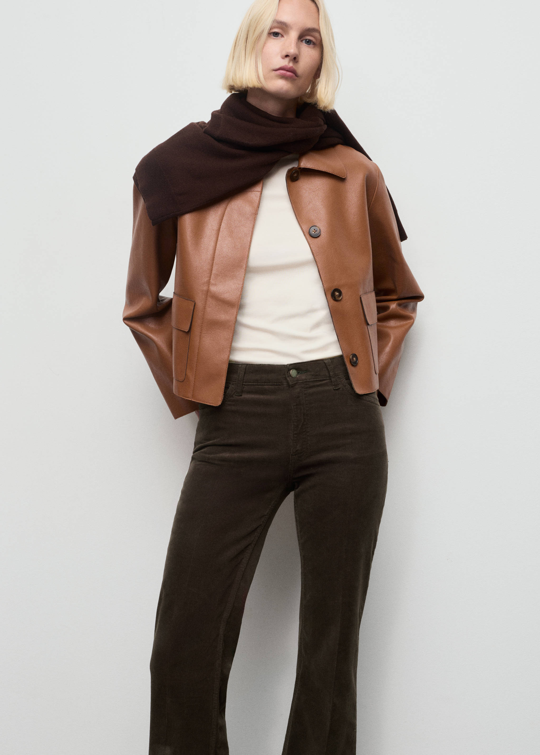 Calças de ganga flare de bombazina - Pormenor do artigo 1