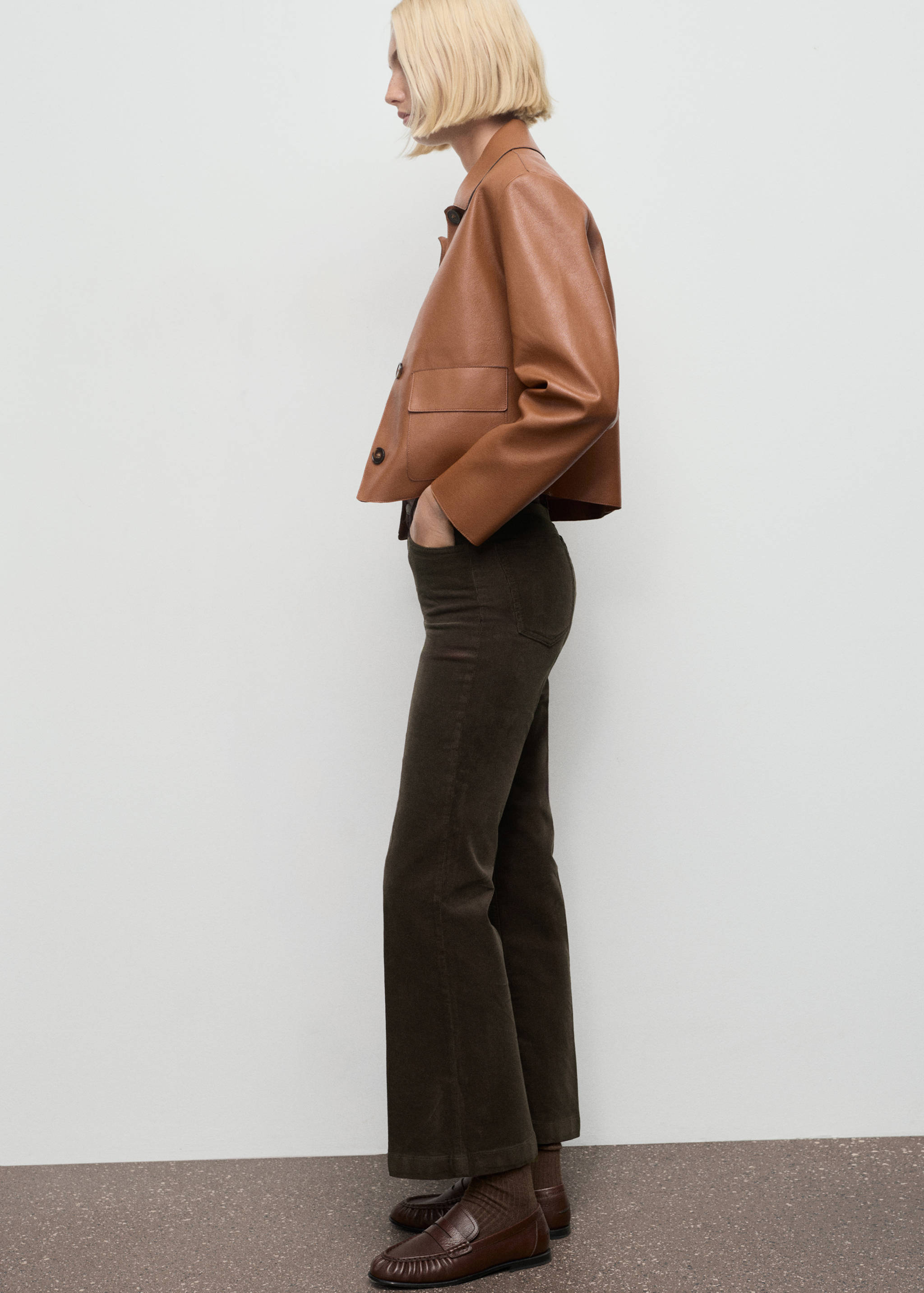 Calças de ganga flare de bombazina - Pormenor do artigo 2