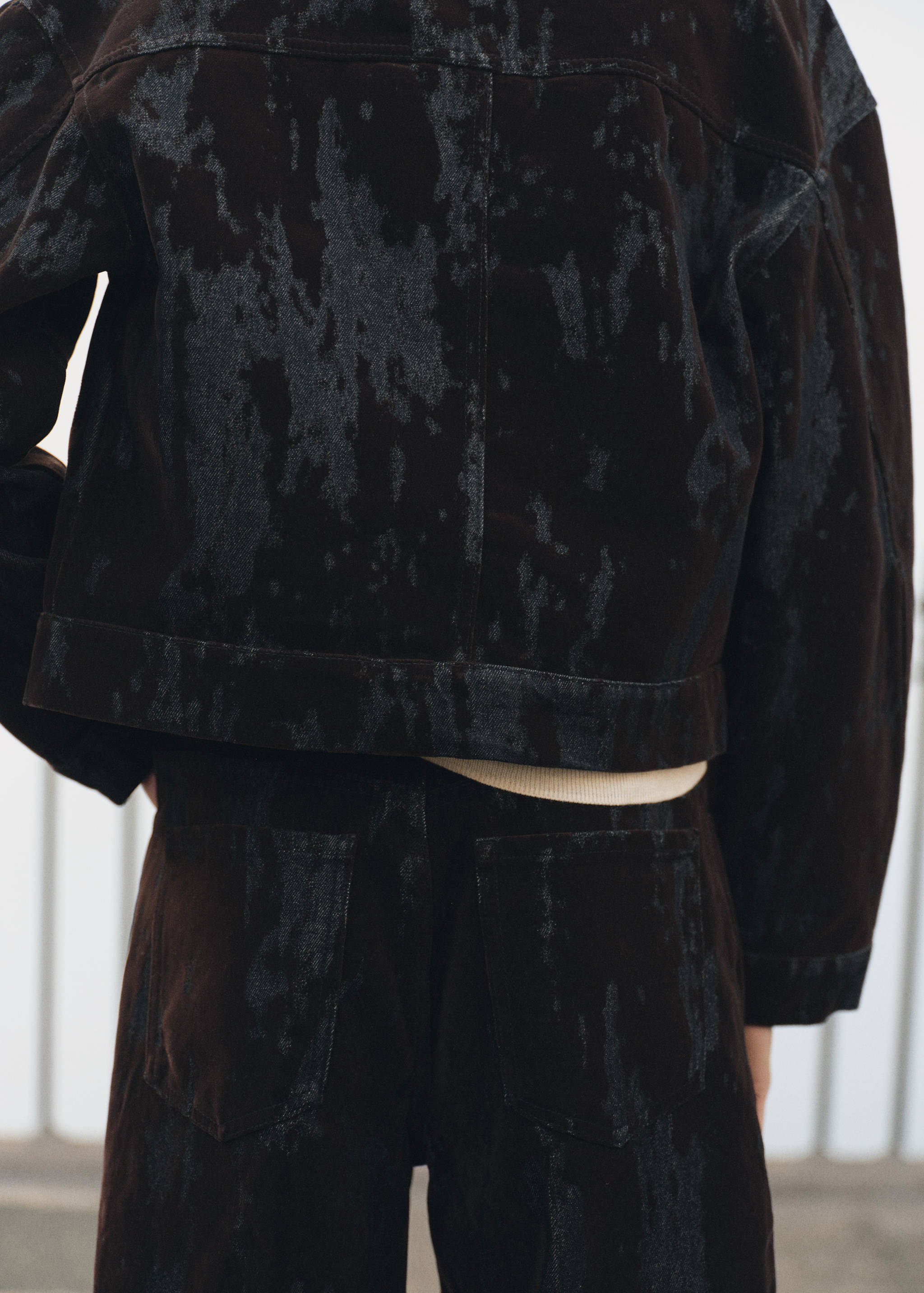 Wide leg devoré jeans - Details of the article 6