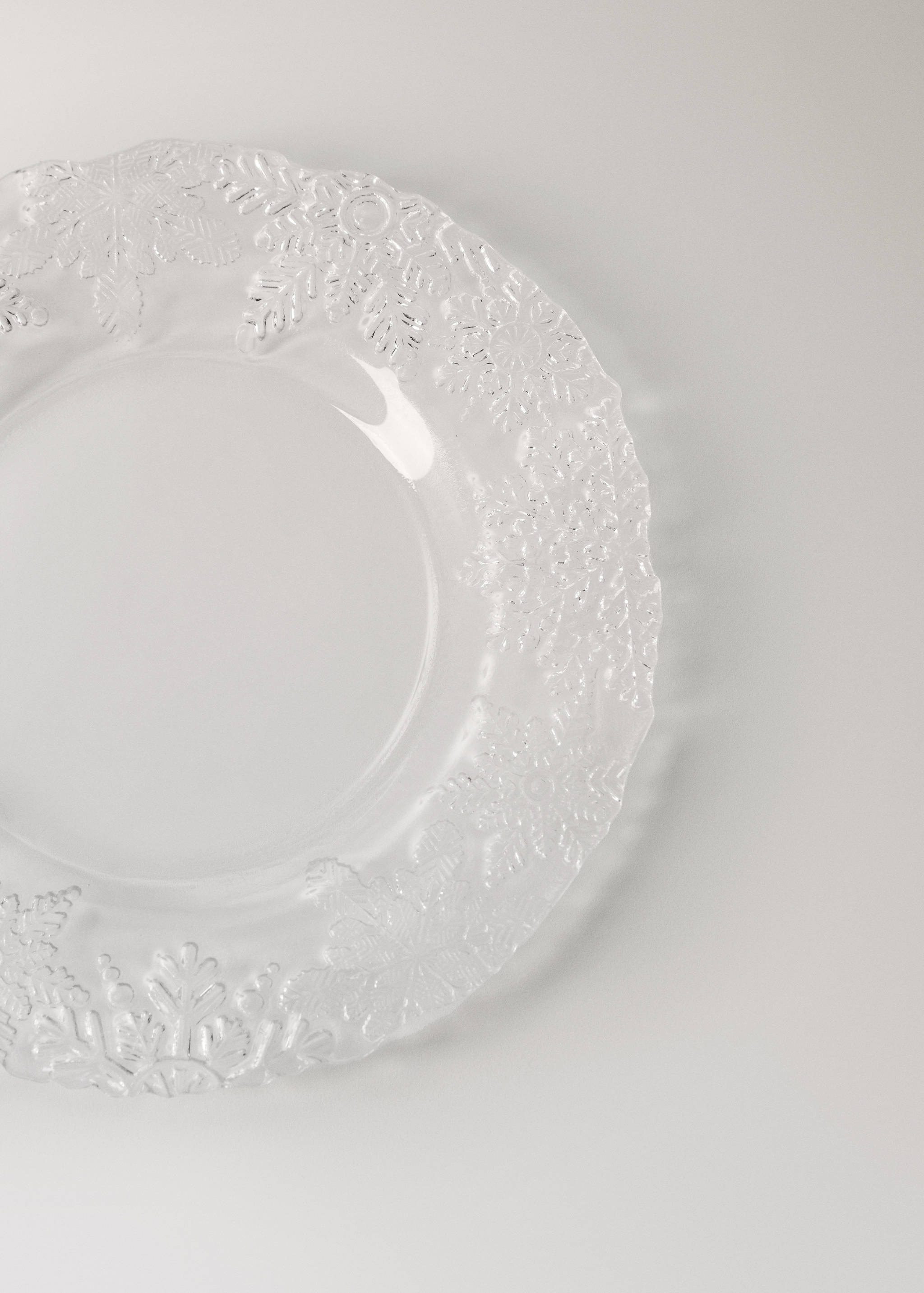 Glass dessert plate with rim detail - Details of the article 2
