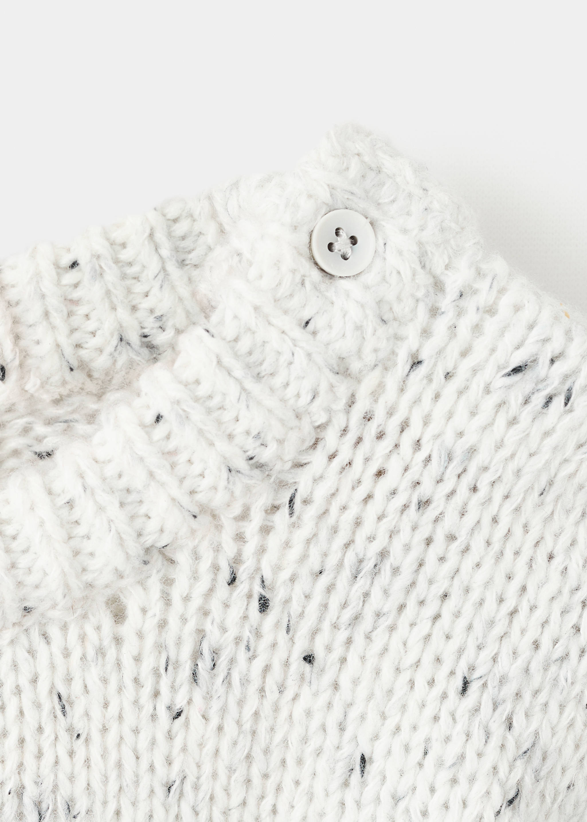 Buttoned flecked sweater - Details of the article 8