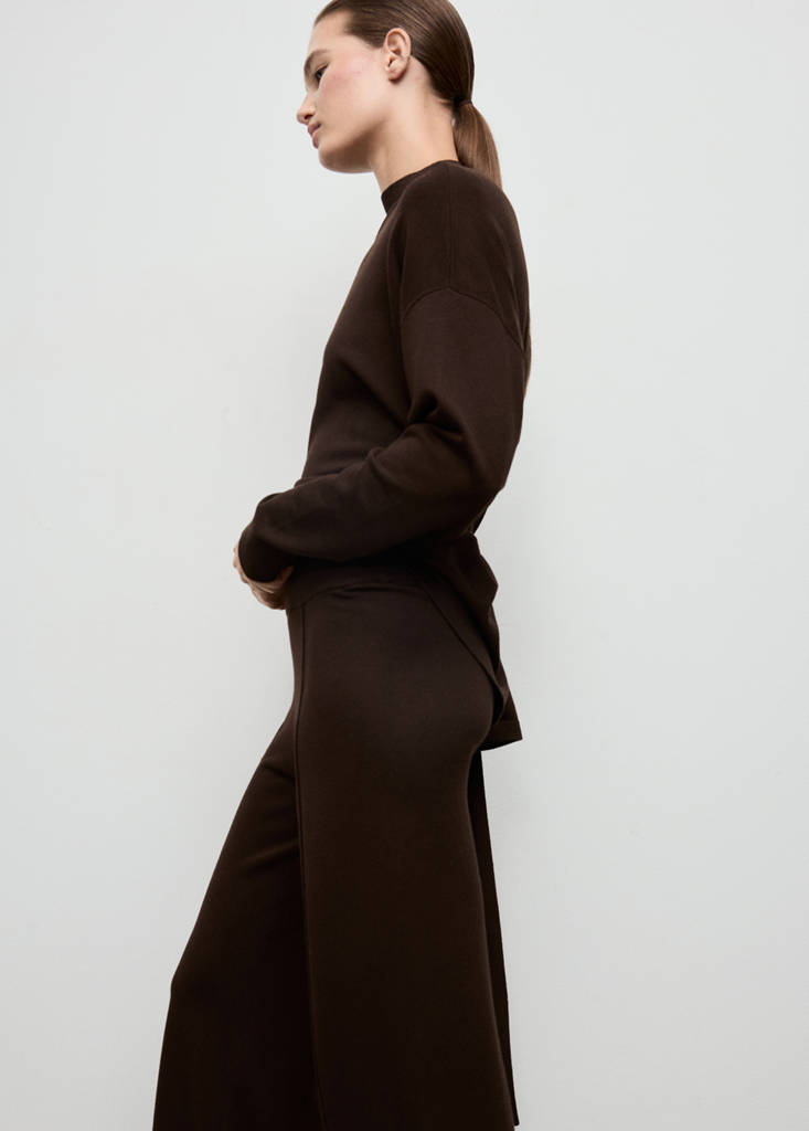 Knitted trousers with stitching detail — Chocolate