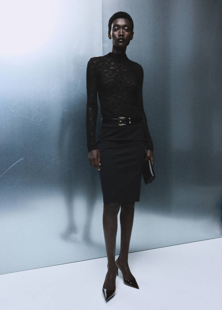 Lace top with perkins collar — Black