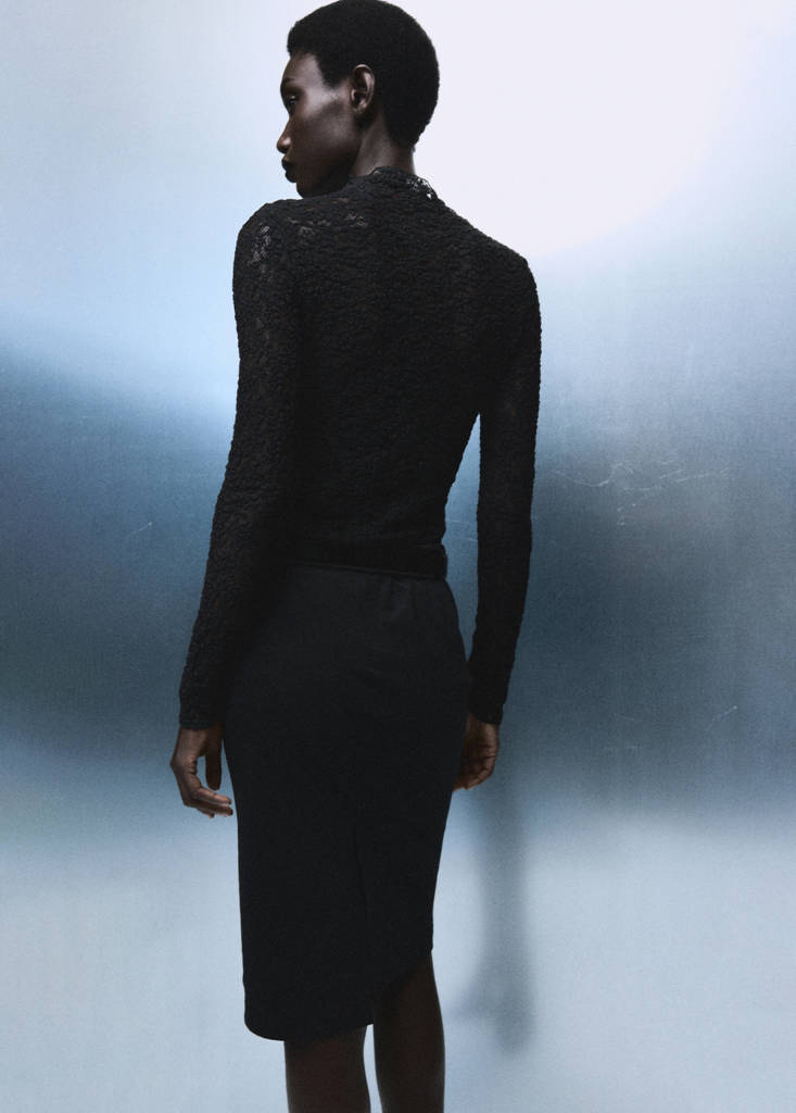 Lace top with perkins collar — Black