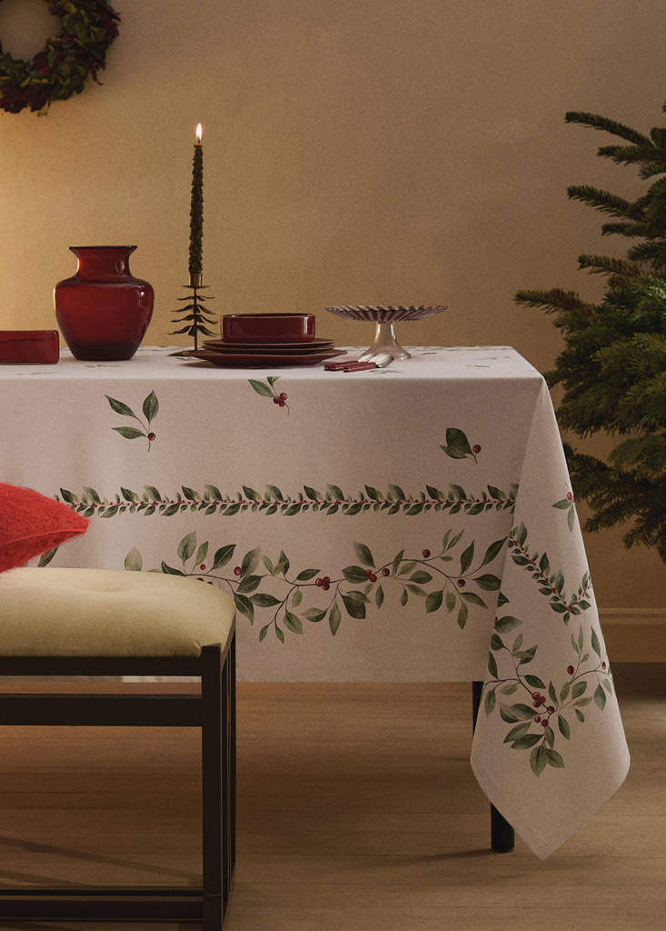 MANGO HOME - Nappe en coton imprimé houx pour 2 à 4 convives écru - 150x150cm