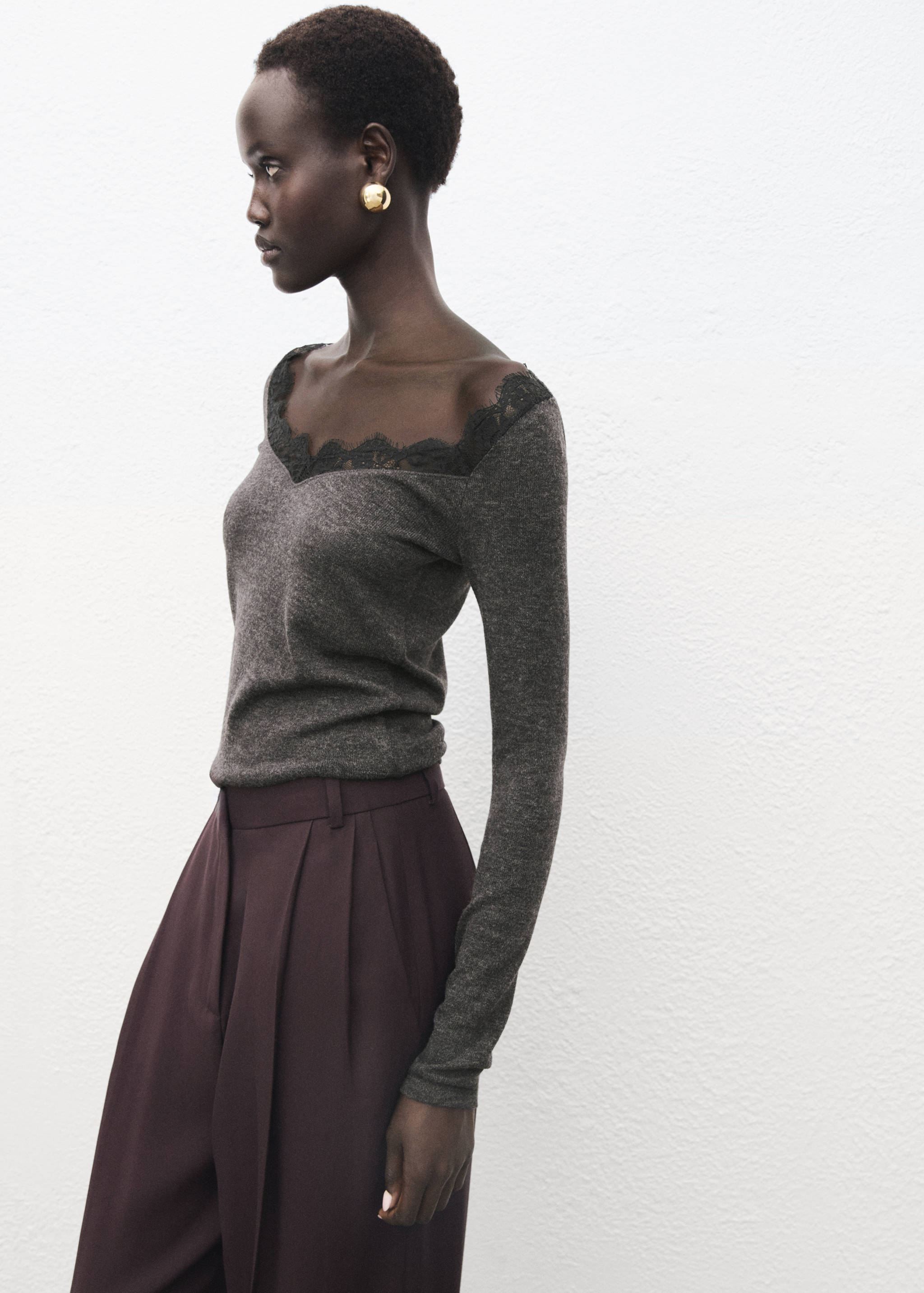 T-shirt décolleté en dentelle - Plan moyen