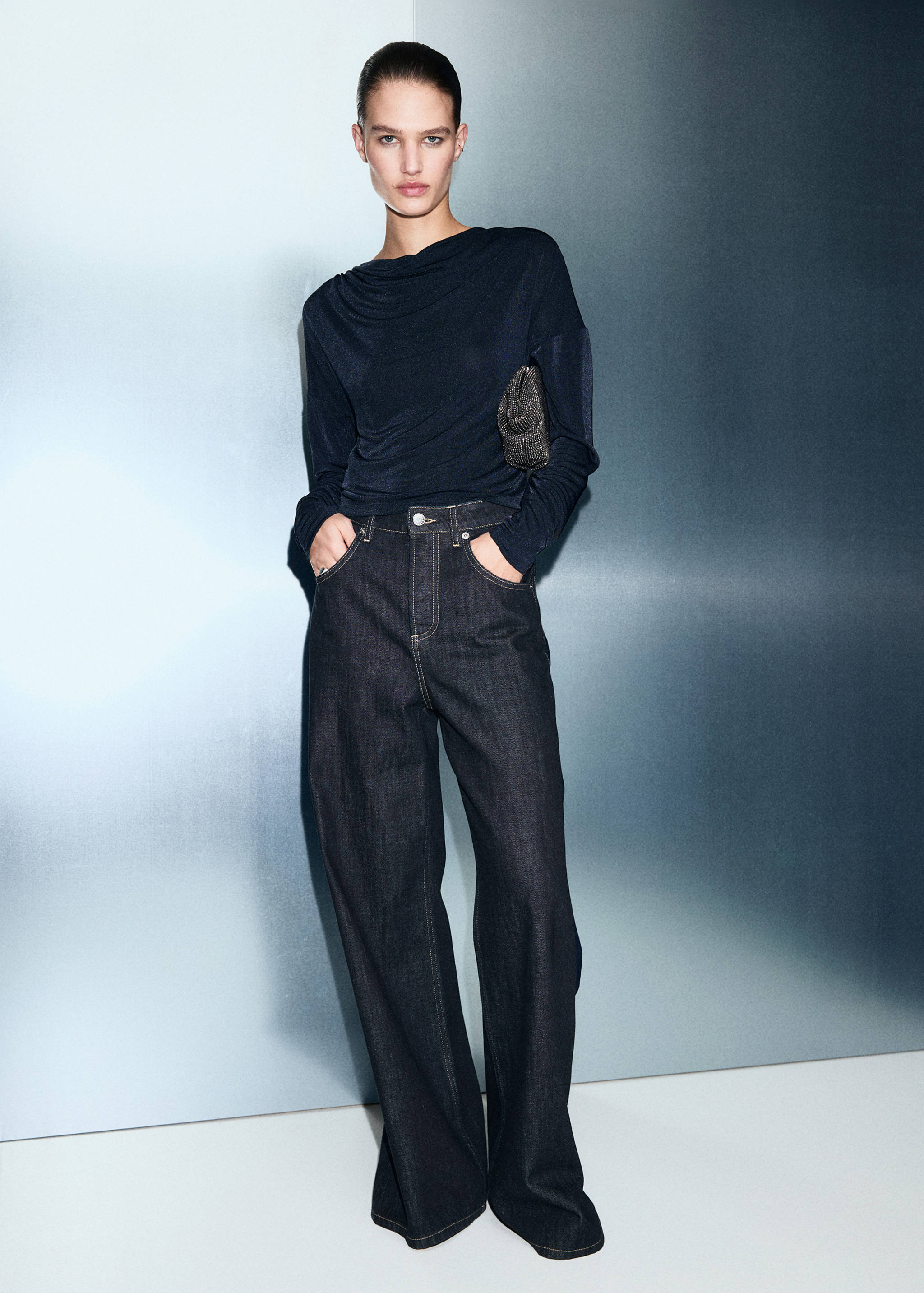 Draped neck top - General plane