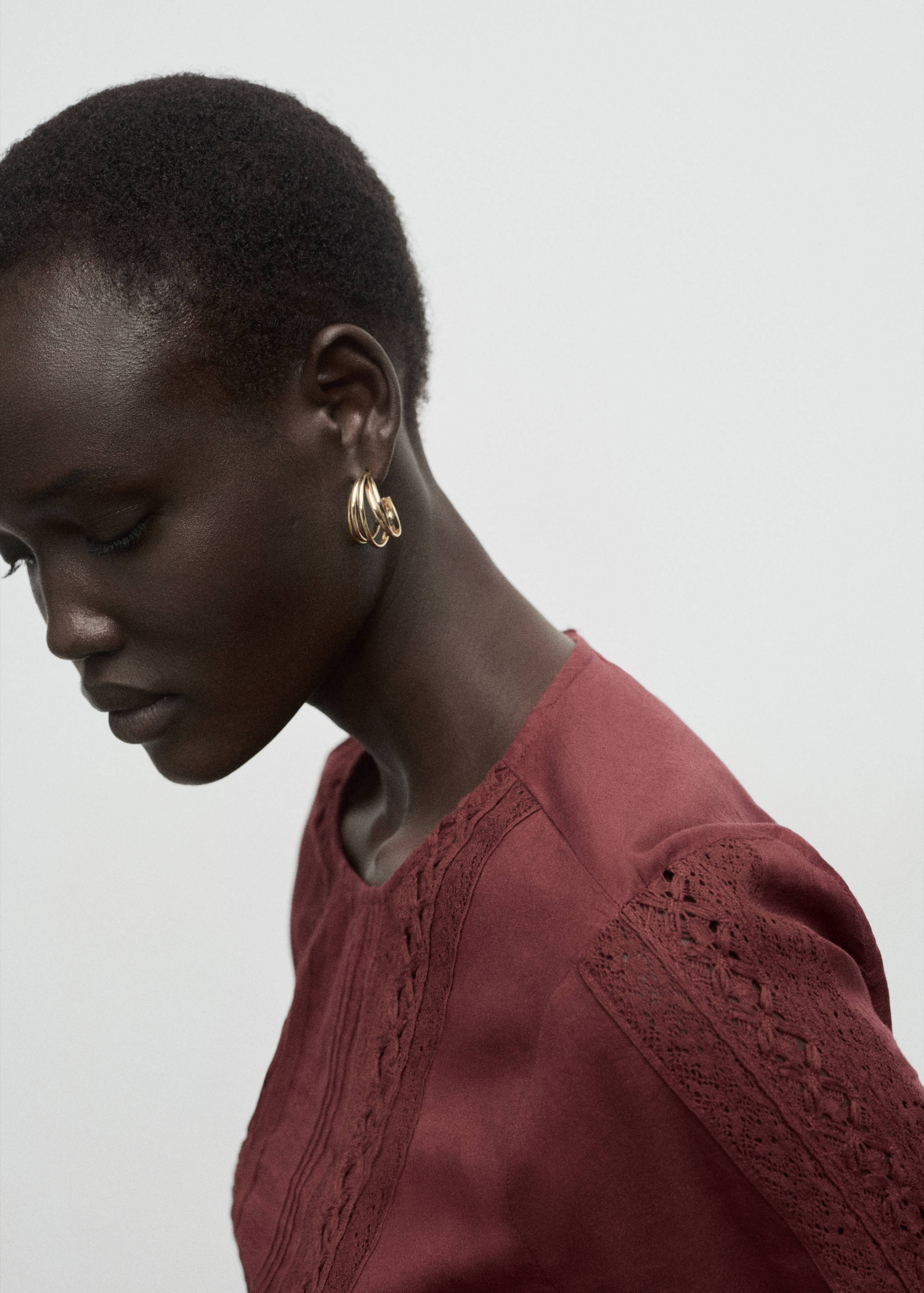 Embroidered puff-sleeve blouse - Details of the article 1