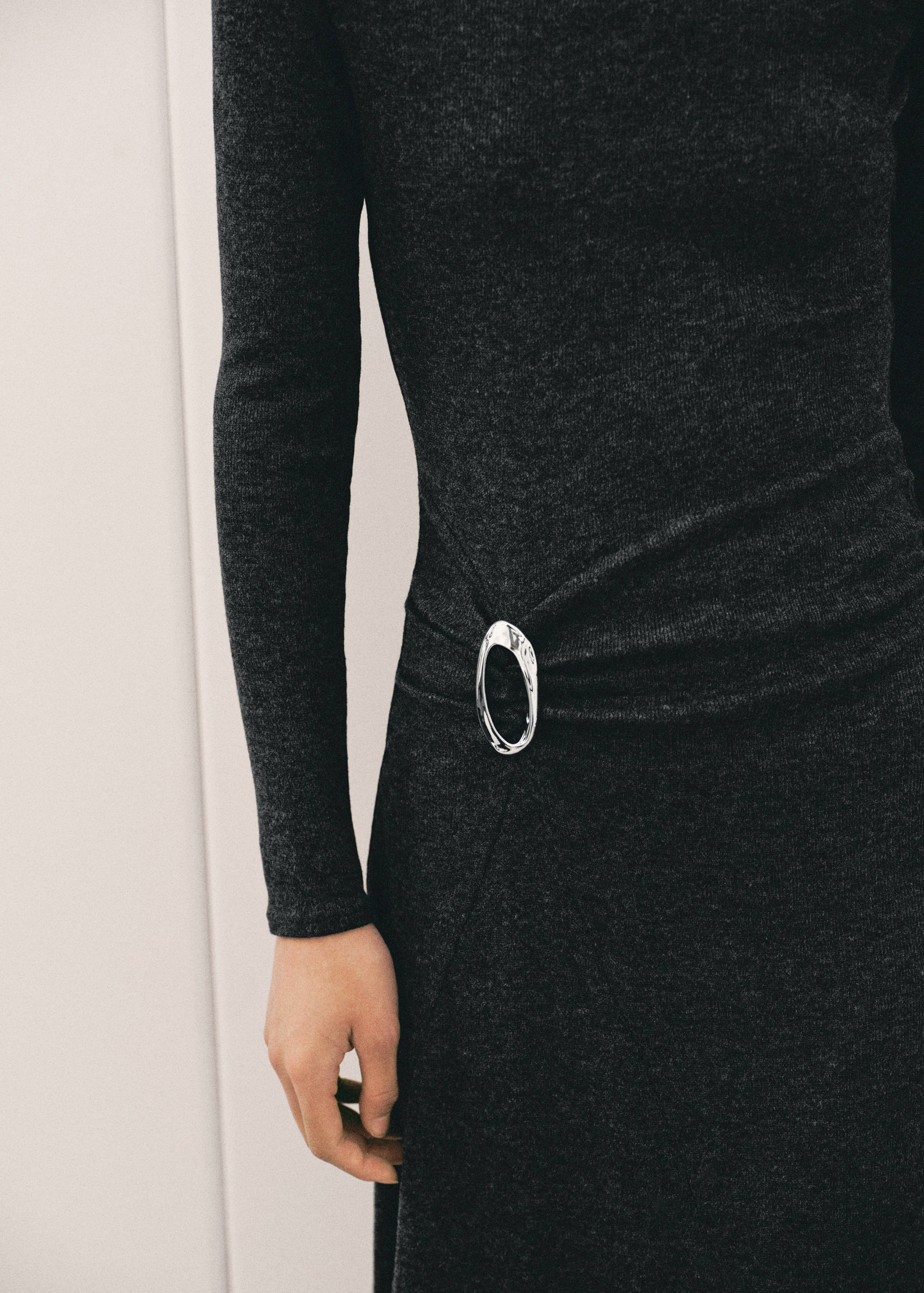 Fine-knit dress with metallic detail - Details of the article 6