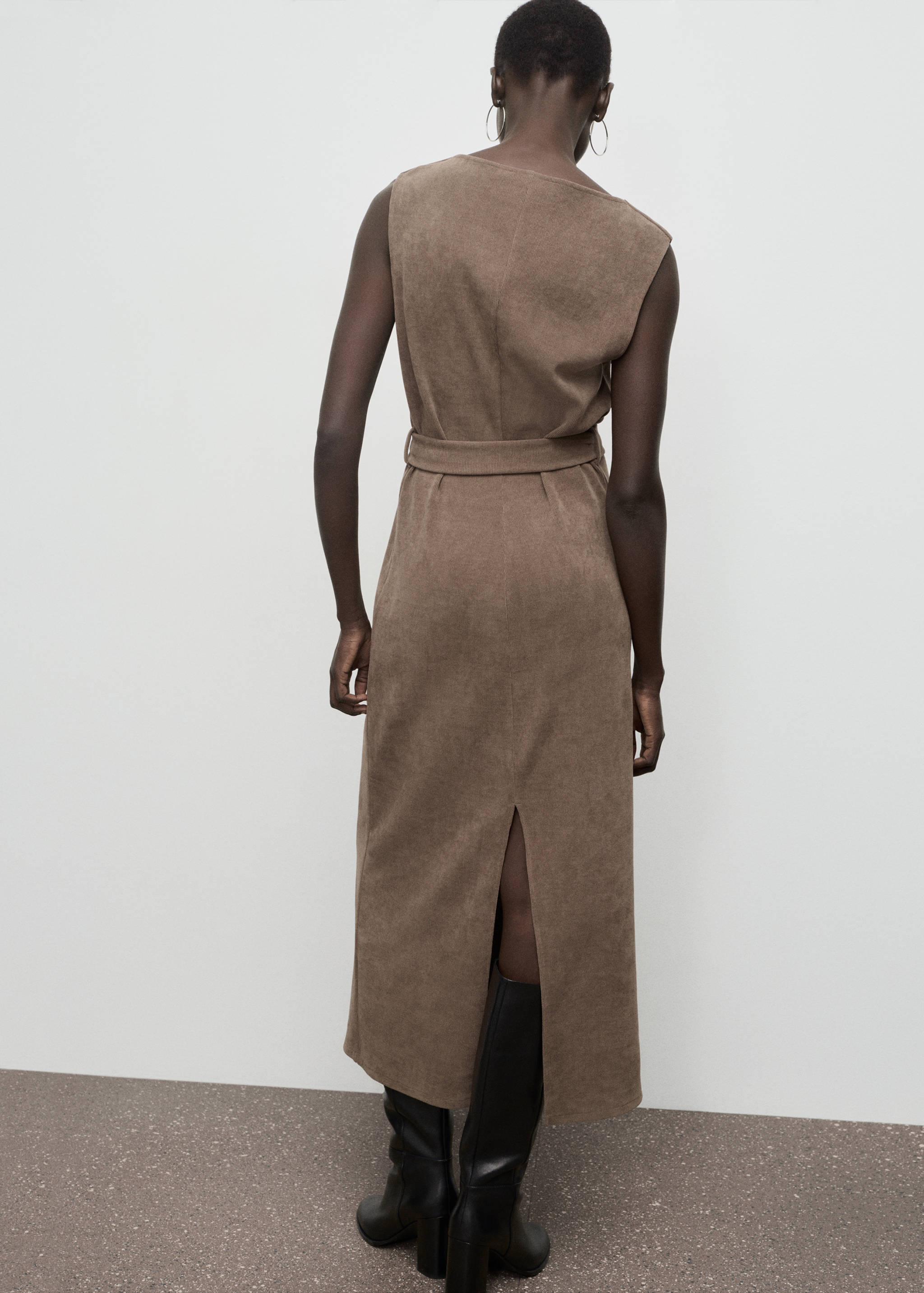 Belt knit dress - Reverse of the article