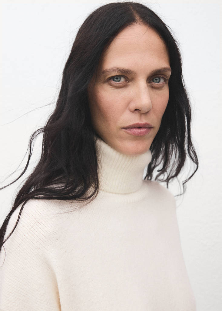 Knitted turtleneck dress — Ecru