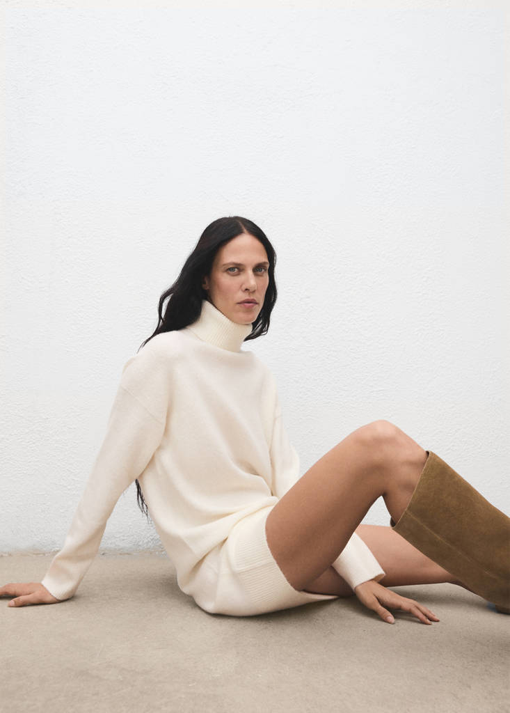 Knitted turtleneck dress — Ecru