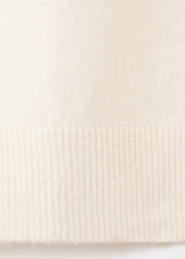 Knitted turtleneck dress — Ecru