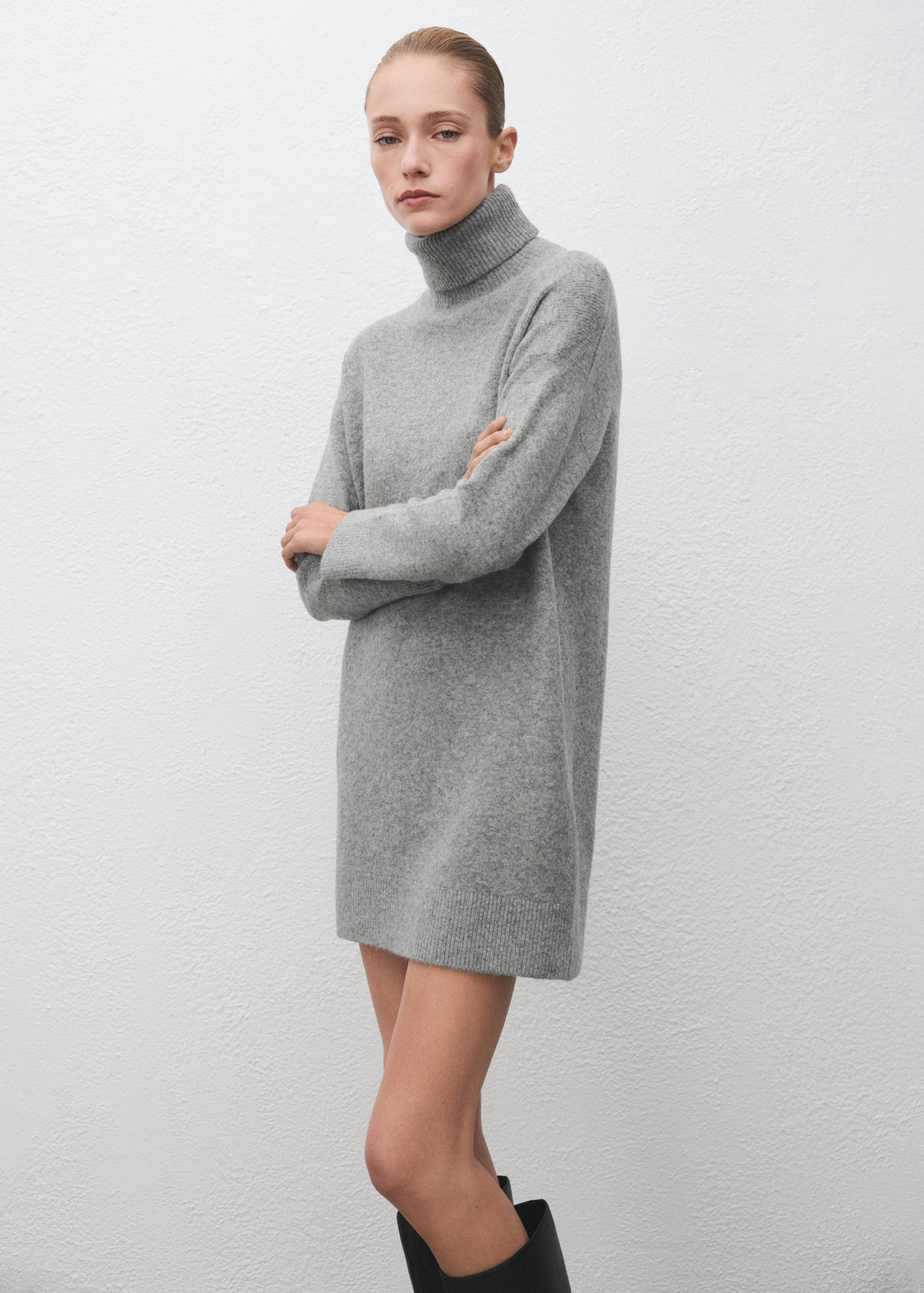 Knitted turtleneck dress - Medium plane
