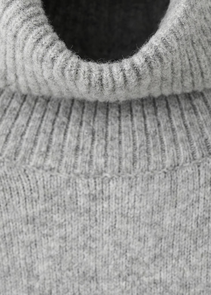Knitted turtleneck dress — Medium Heather Grey