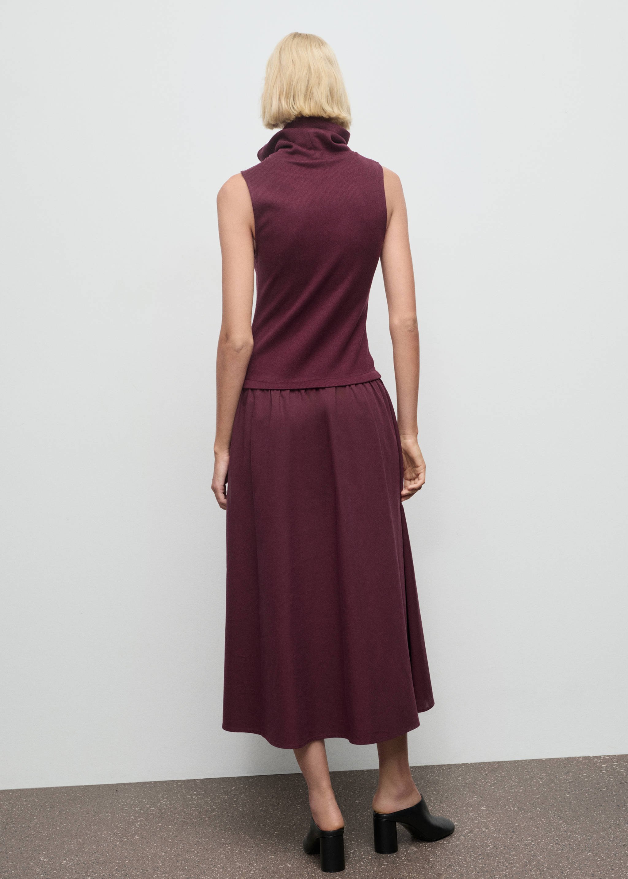Dress with combined funnel neck - Reverse of the article