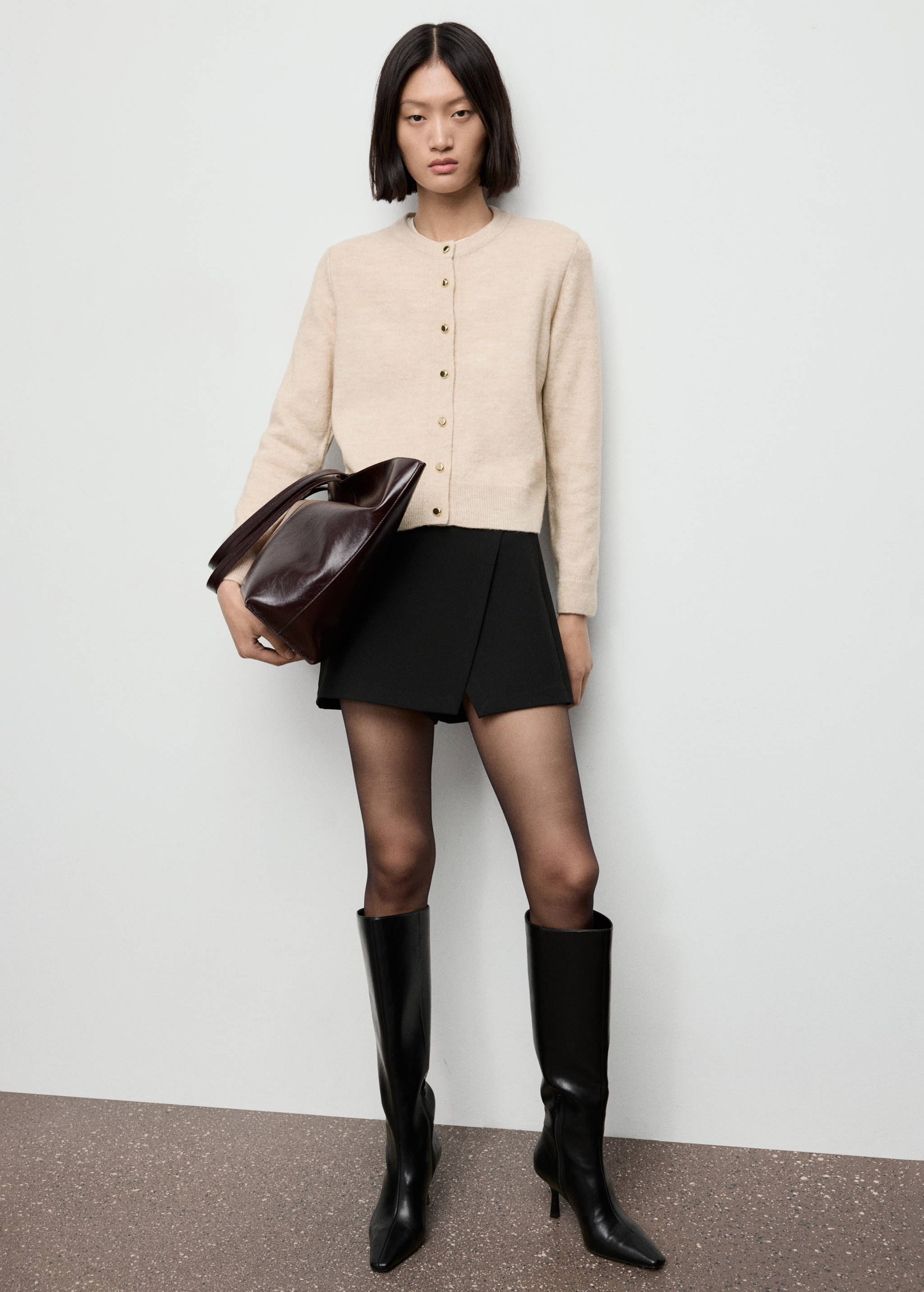 Knitted button cardigan - General plane