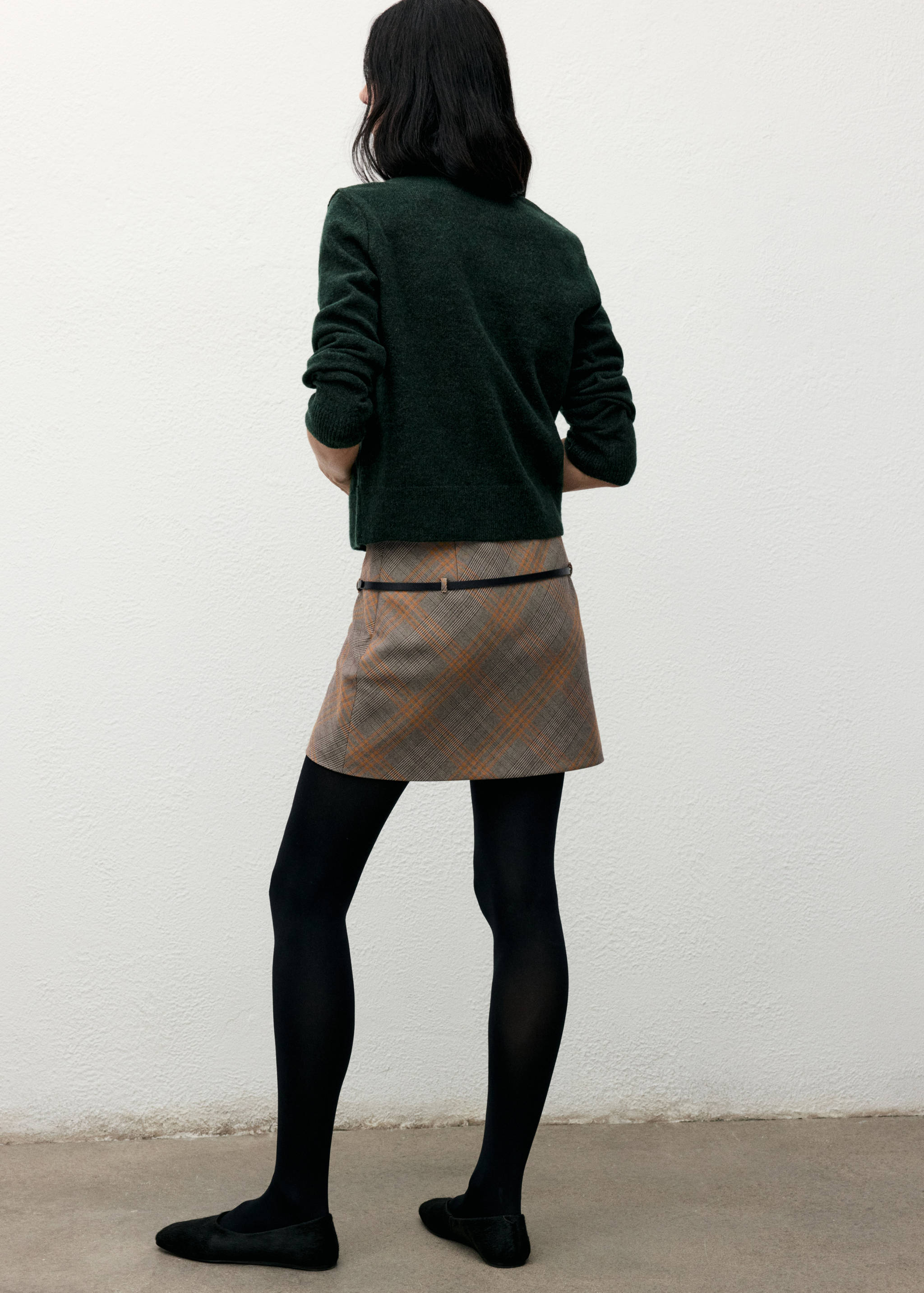 Kardigan z dzianiny na guziki - Tylna strona artykułu