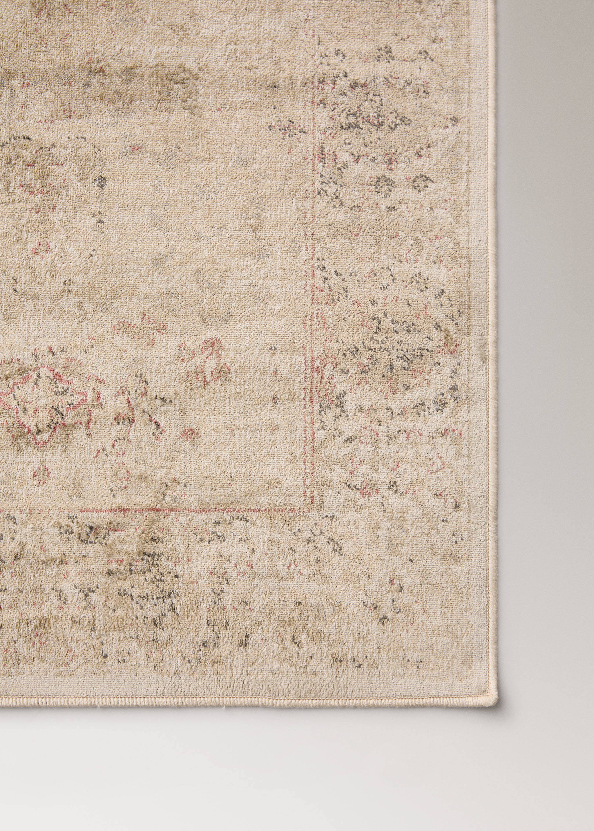 Vintage-effect rug - Details of the article 1