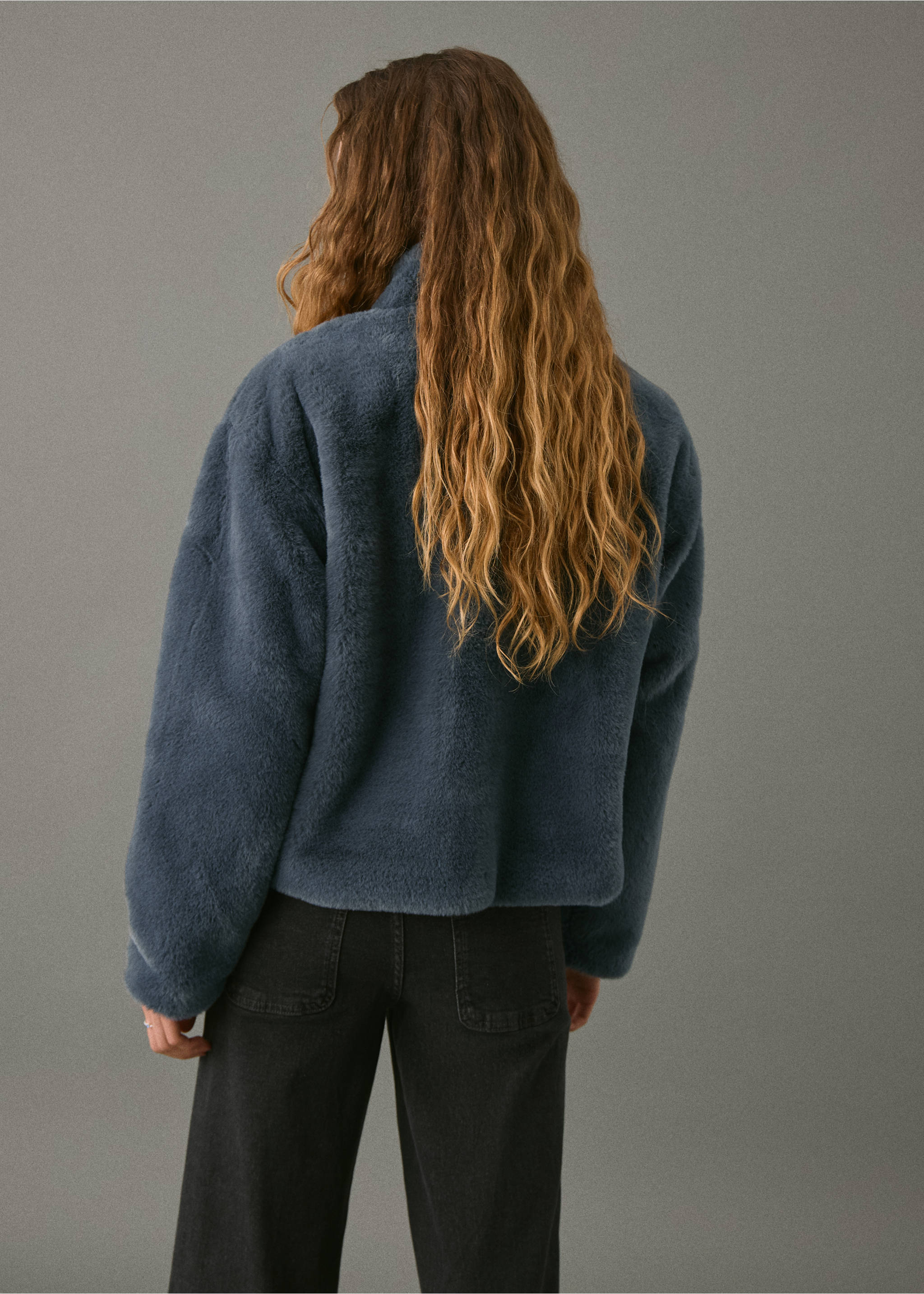 Manteau fausse fourrure - Verso de l’article, Gris. Ref: 17027883-00.