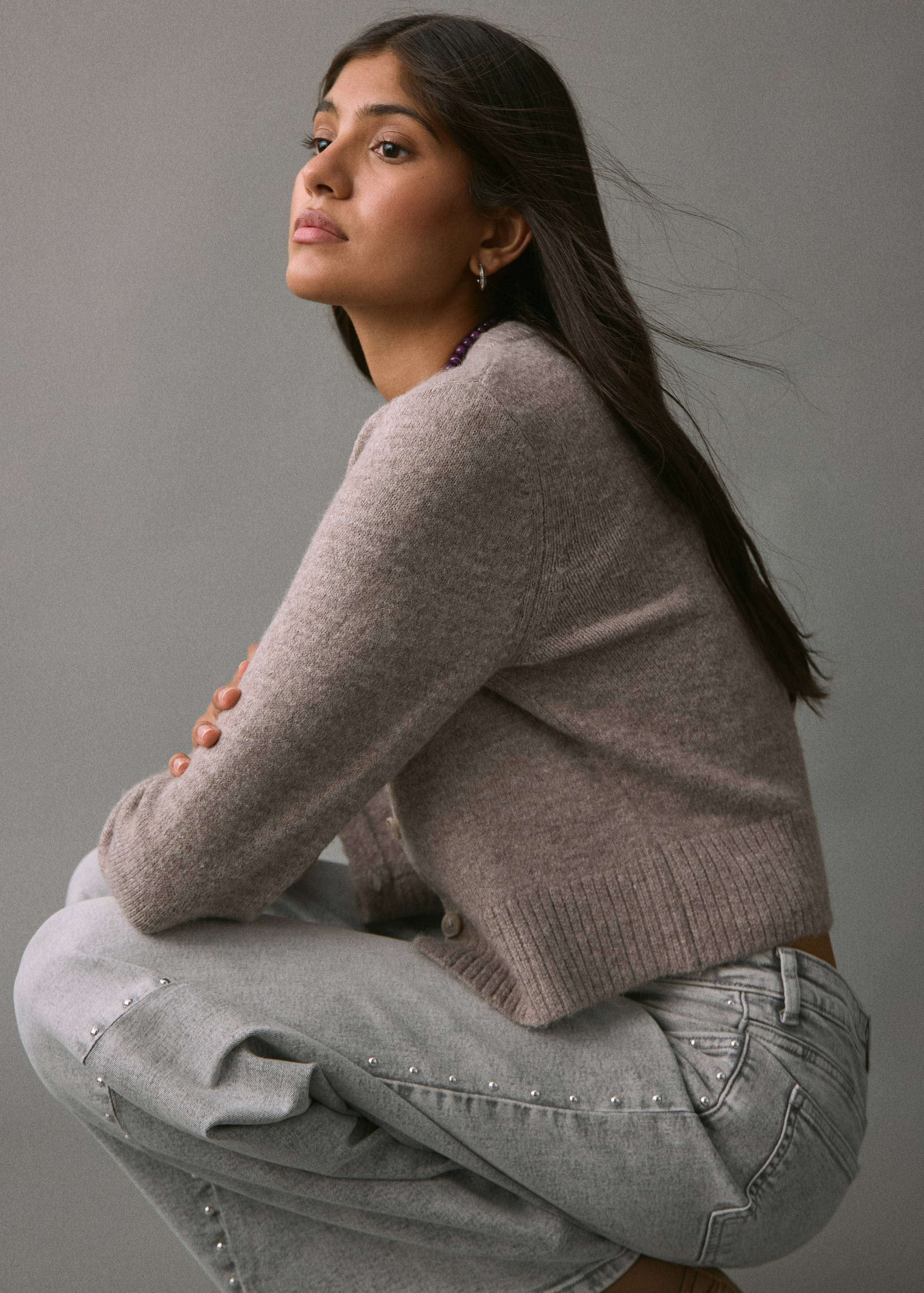 Low-waist studded jeans - Details of the article 2