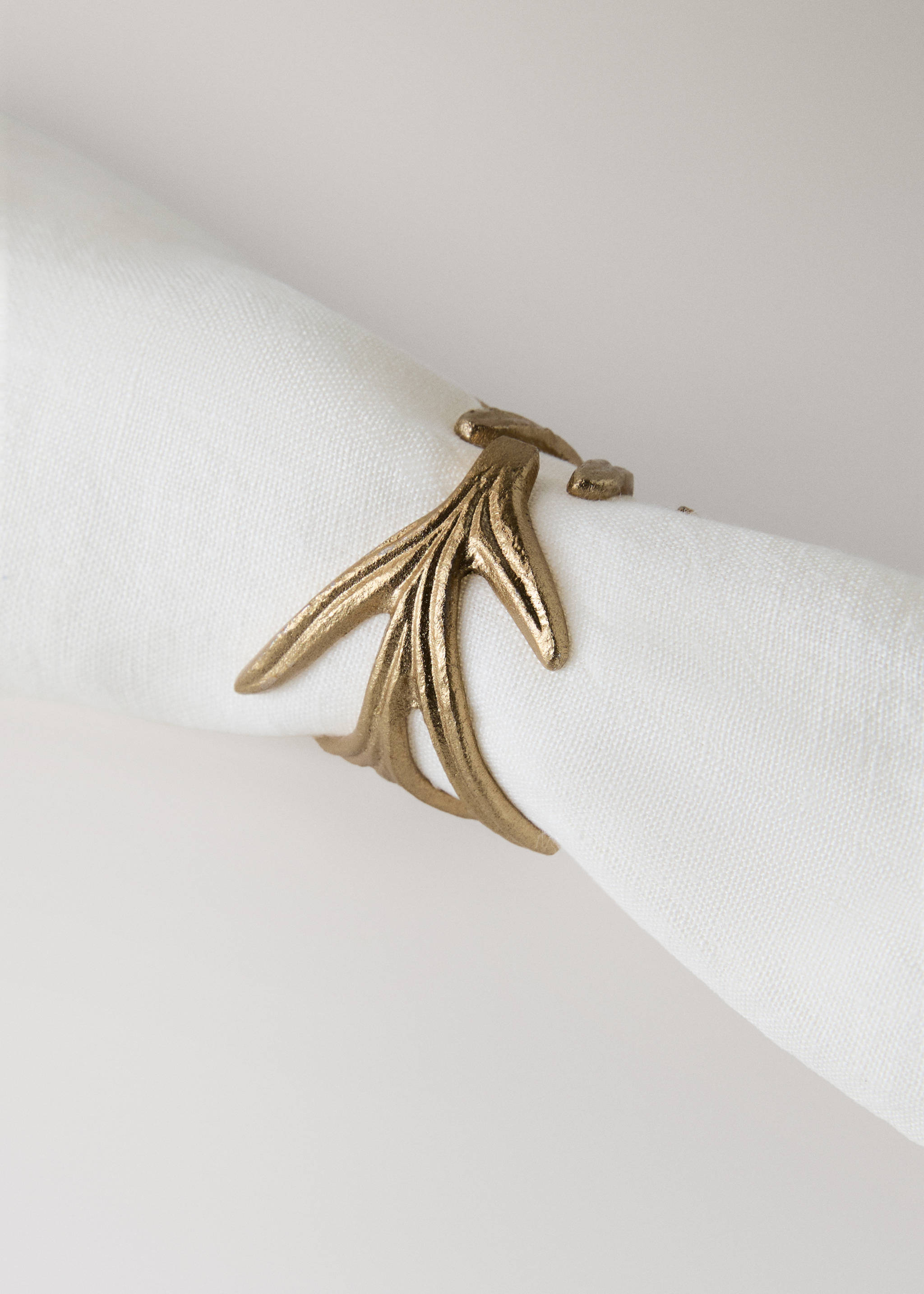 Decorative-leaf napkin holder - Details of the article 2