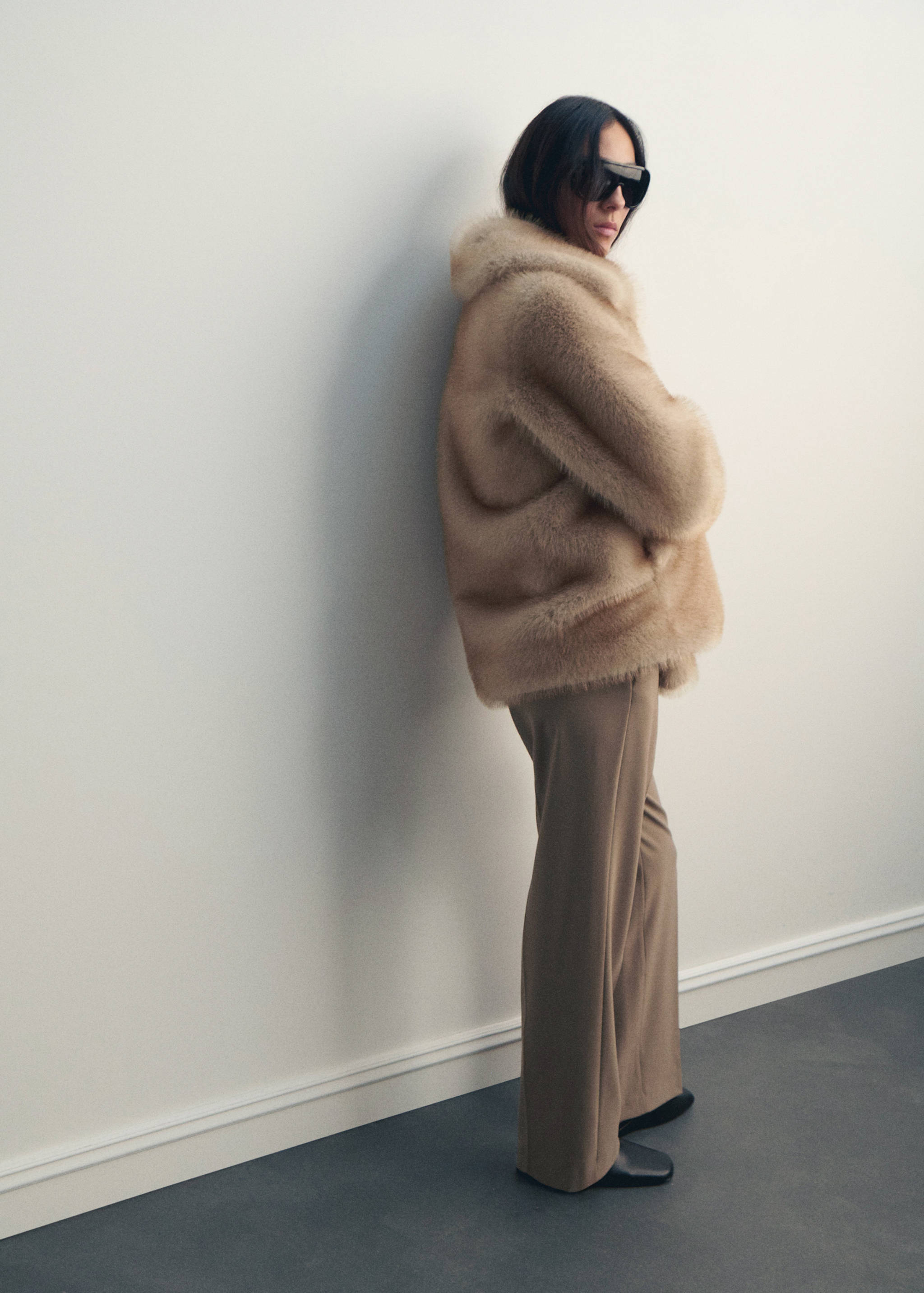 Faux-fur coat with buttons - Details of the article 4