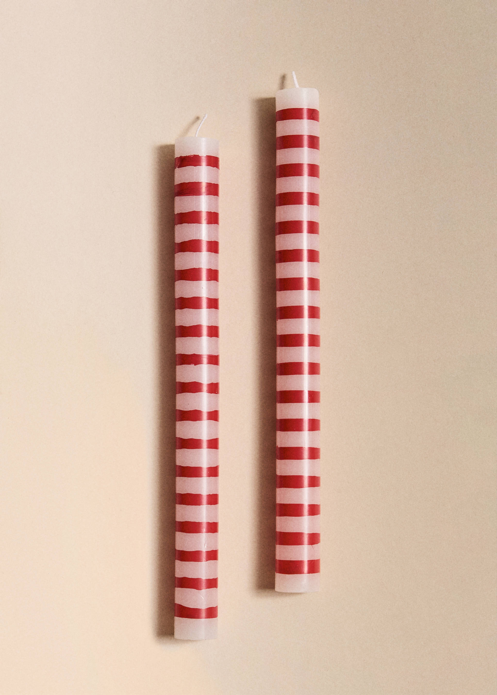 Decorative candles with candy stripes - General plane