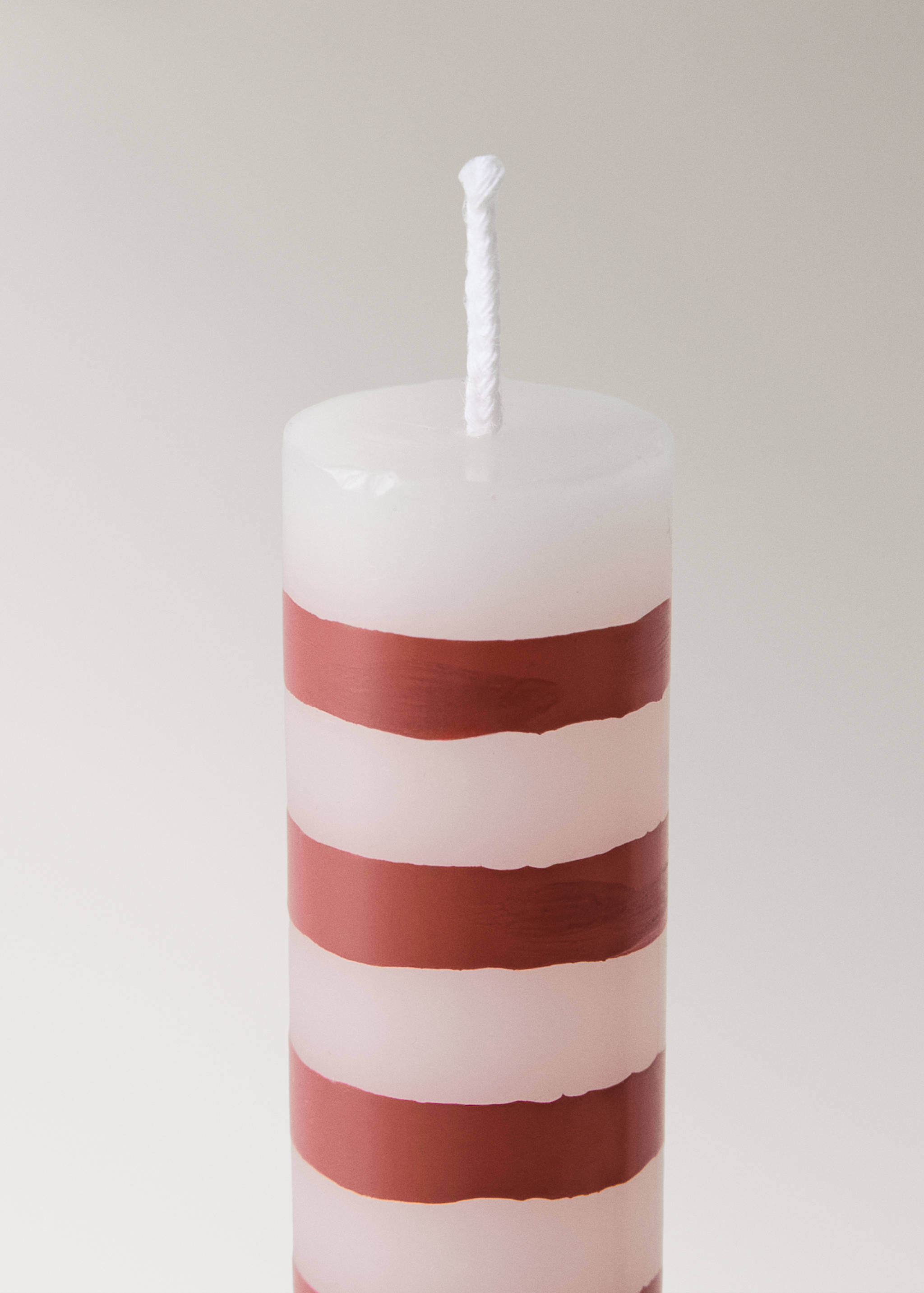Decorative candles with candy stripes - Details of the article 1