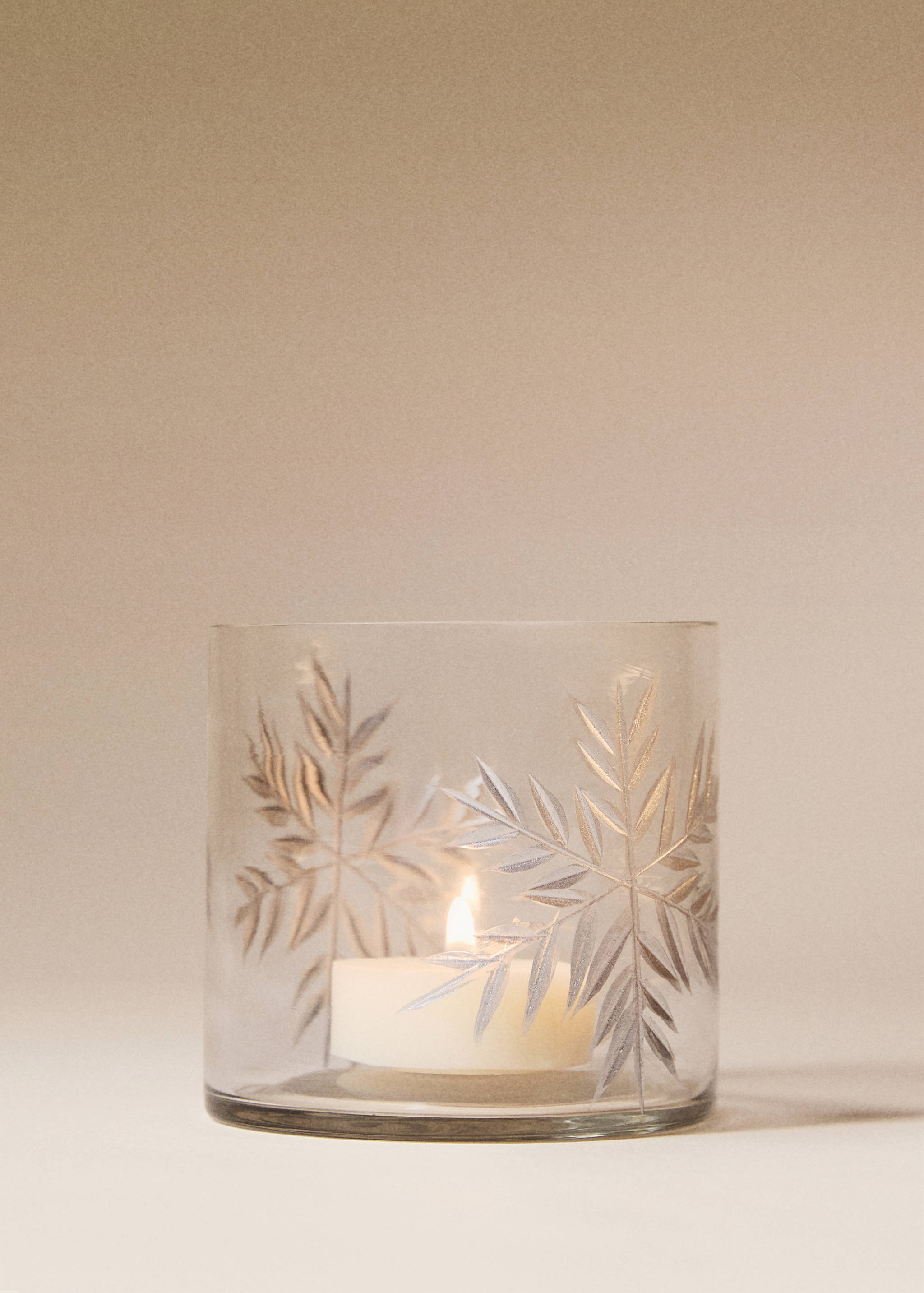 Cut glass candle holder - General plane