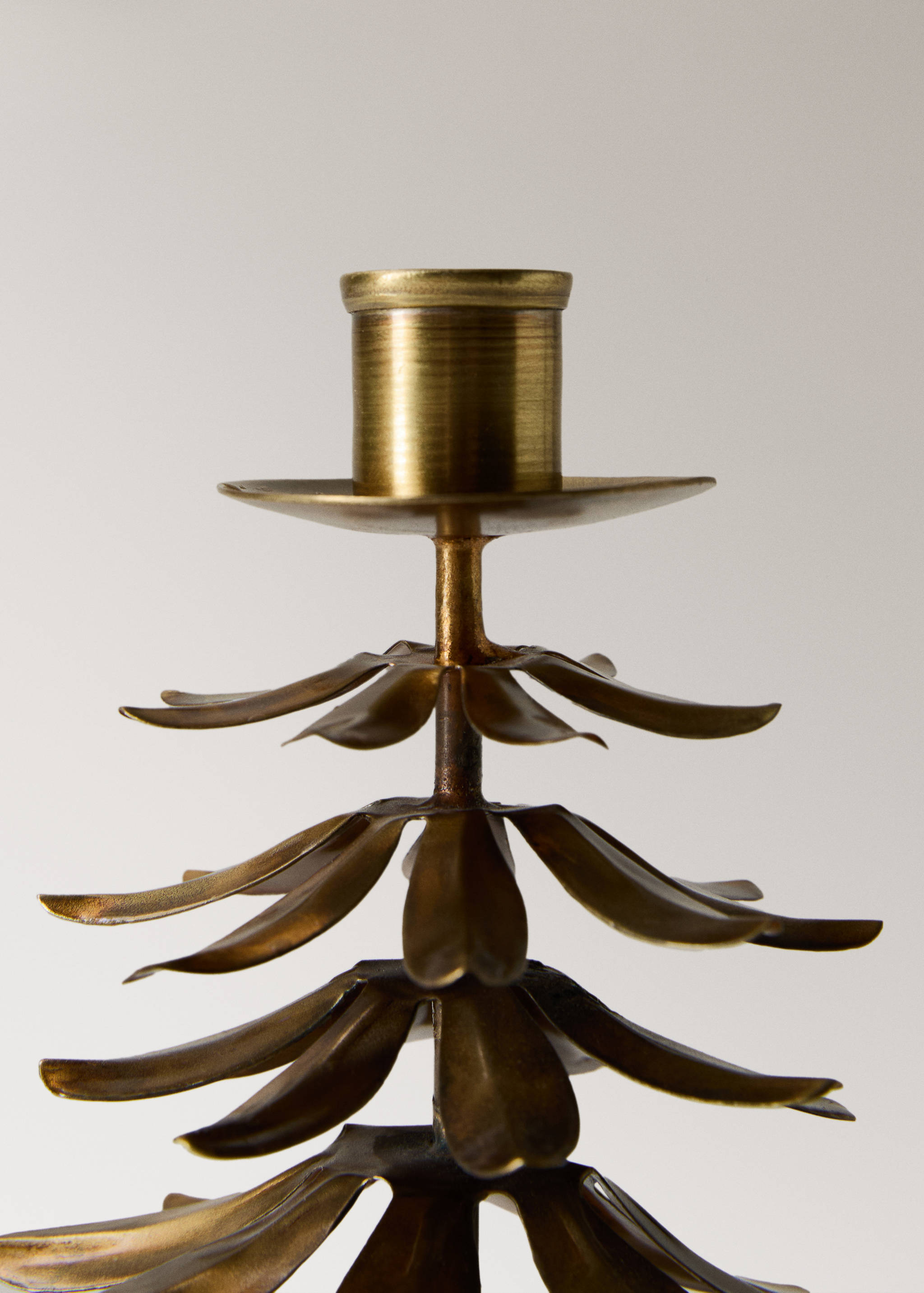 Metal tree candelabra - Details of the article 1
