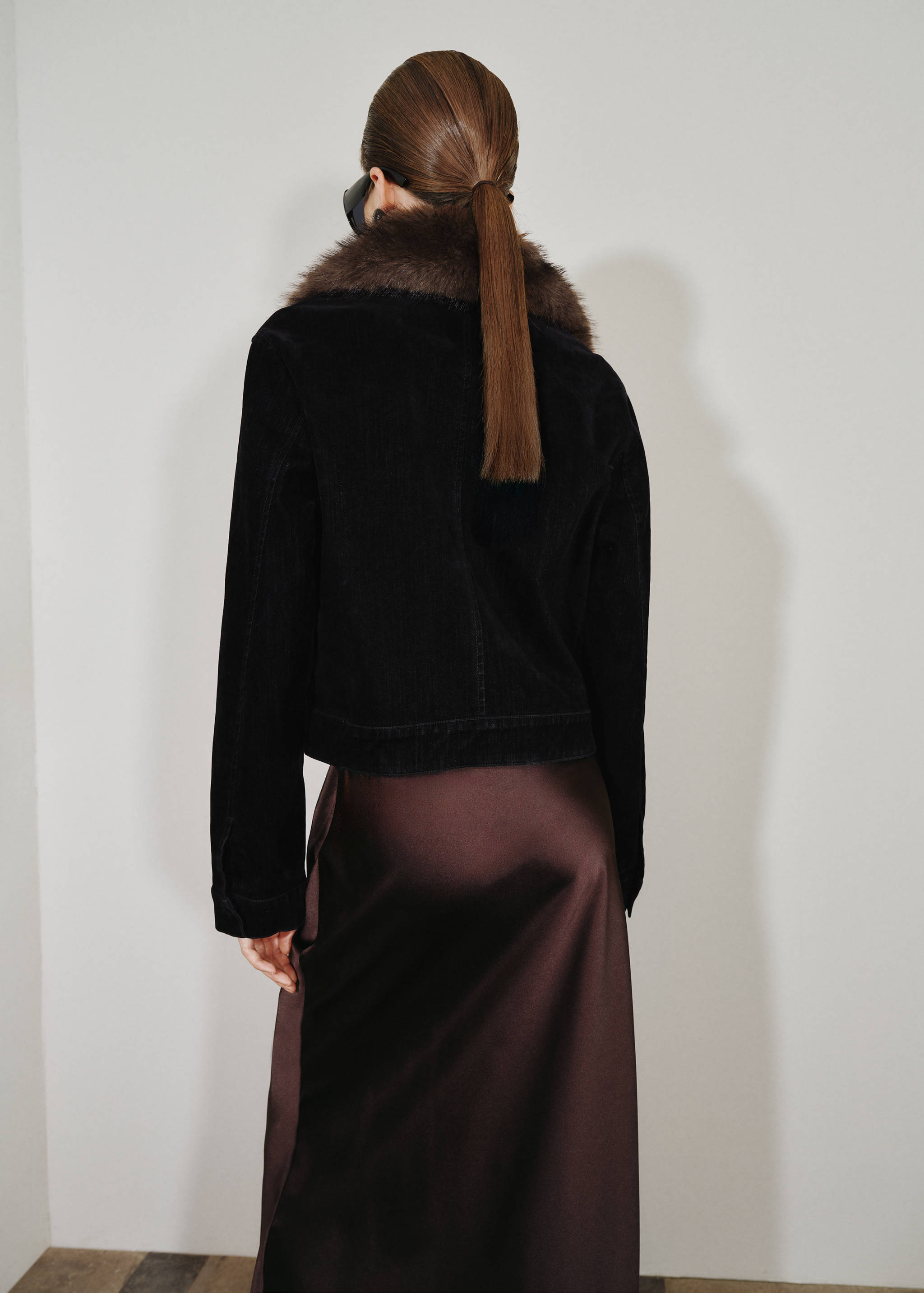 Veste en velours col fourrure - Verso de l’article