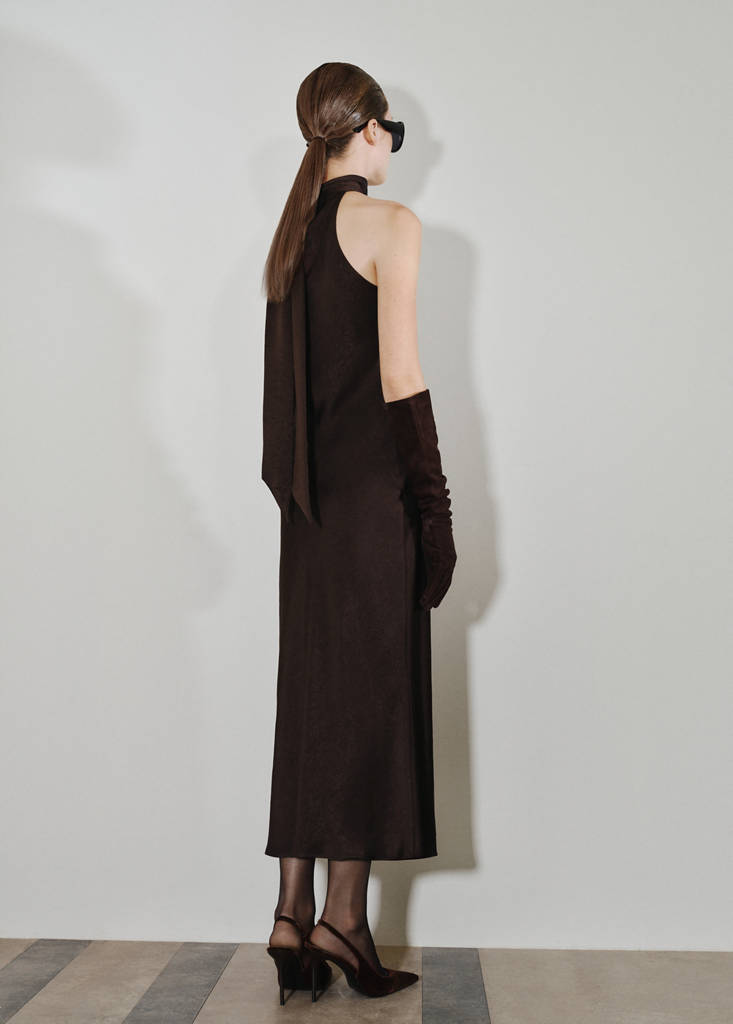 Satin dress with creased effect — Chocolate