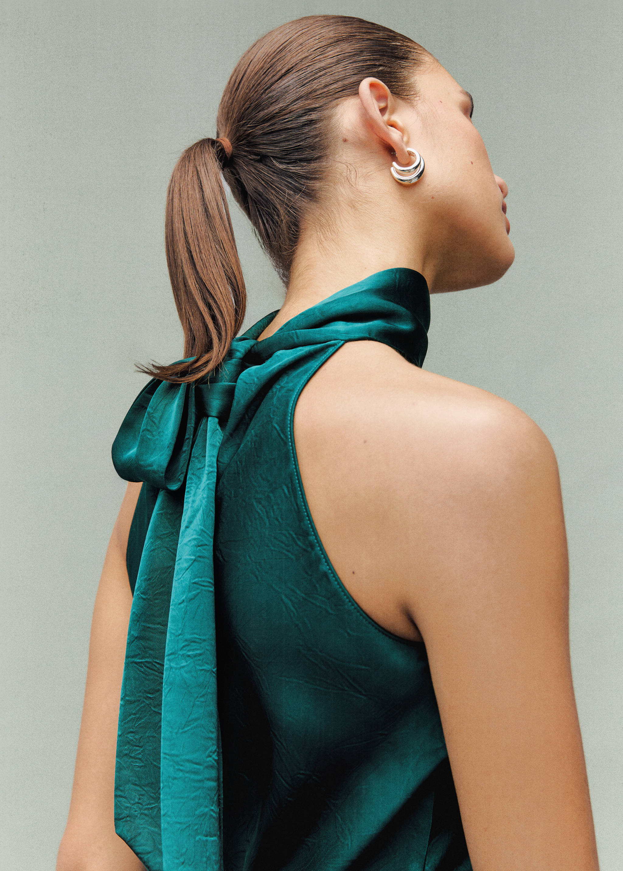 Satin dress with creased effect - Details of the article 6