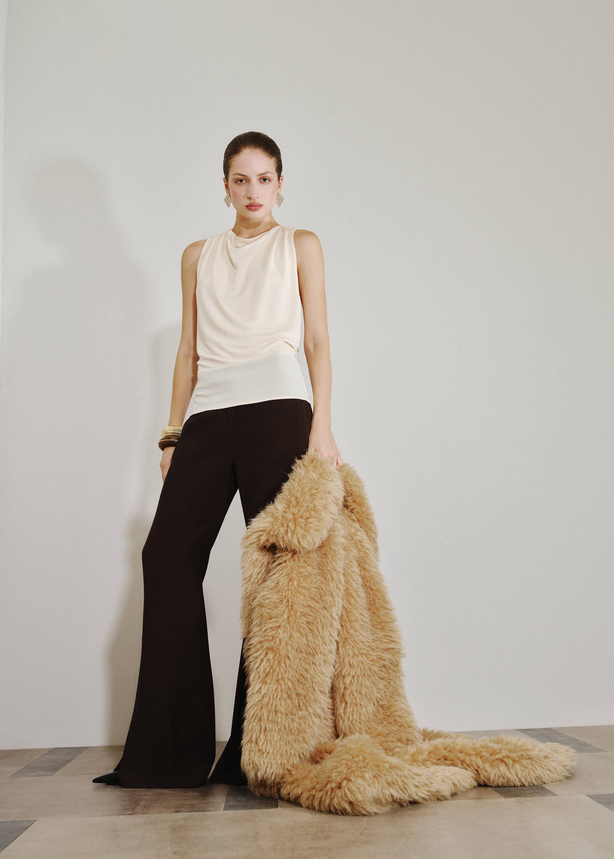 Draped top with metallic detail - General plane