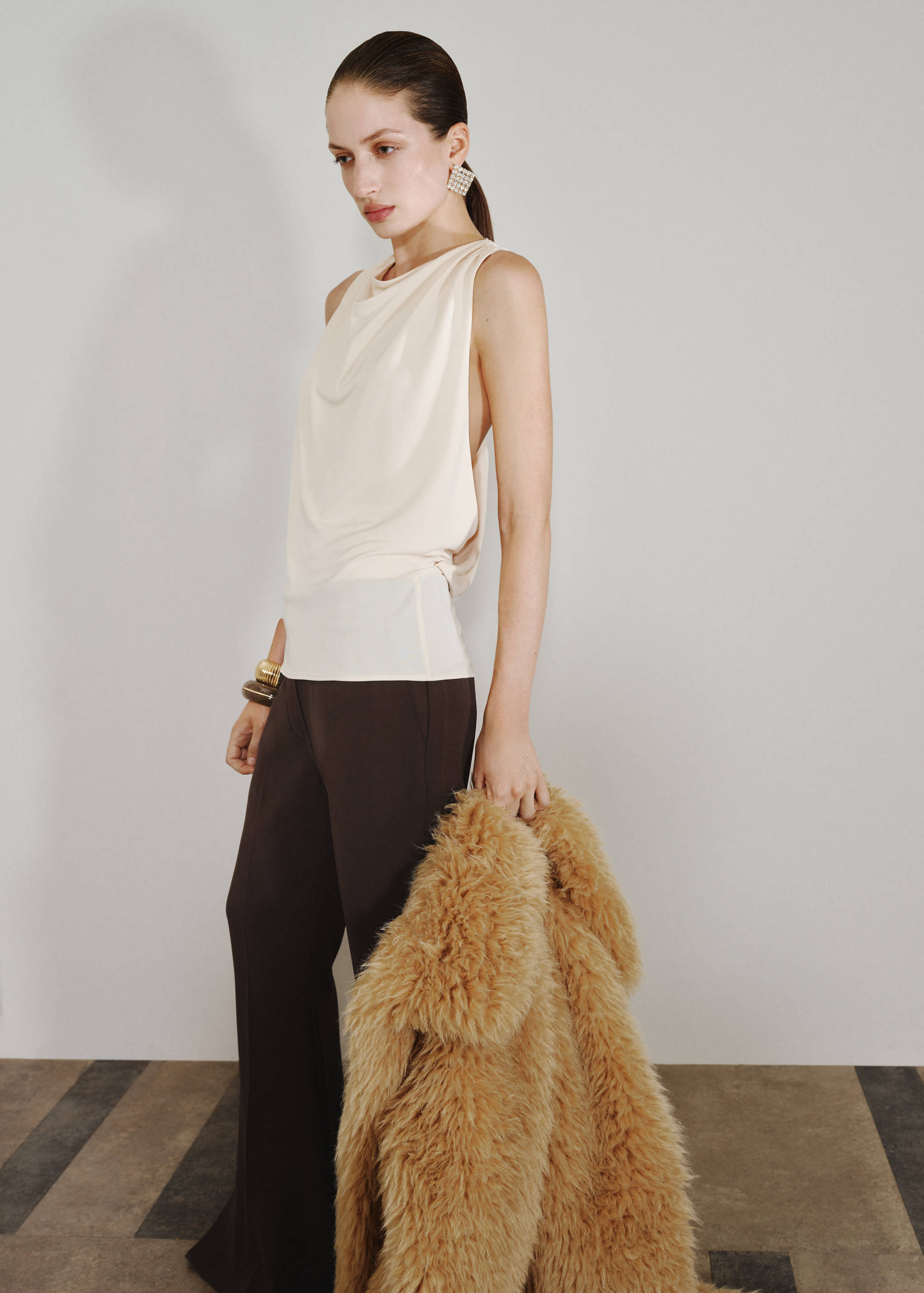 Draped top with metallic detail - Medium plane