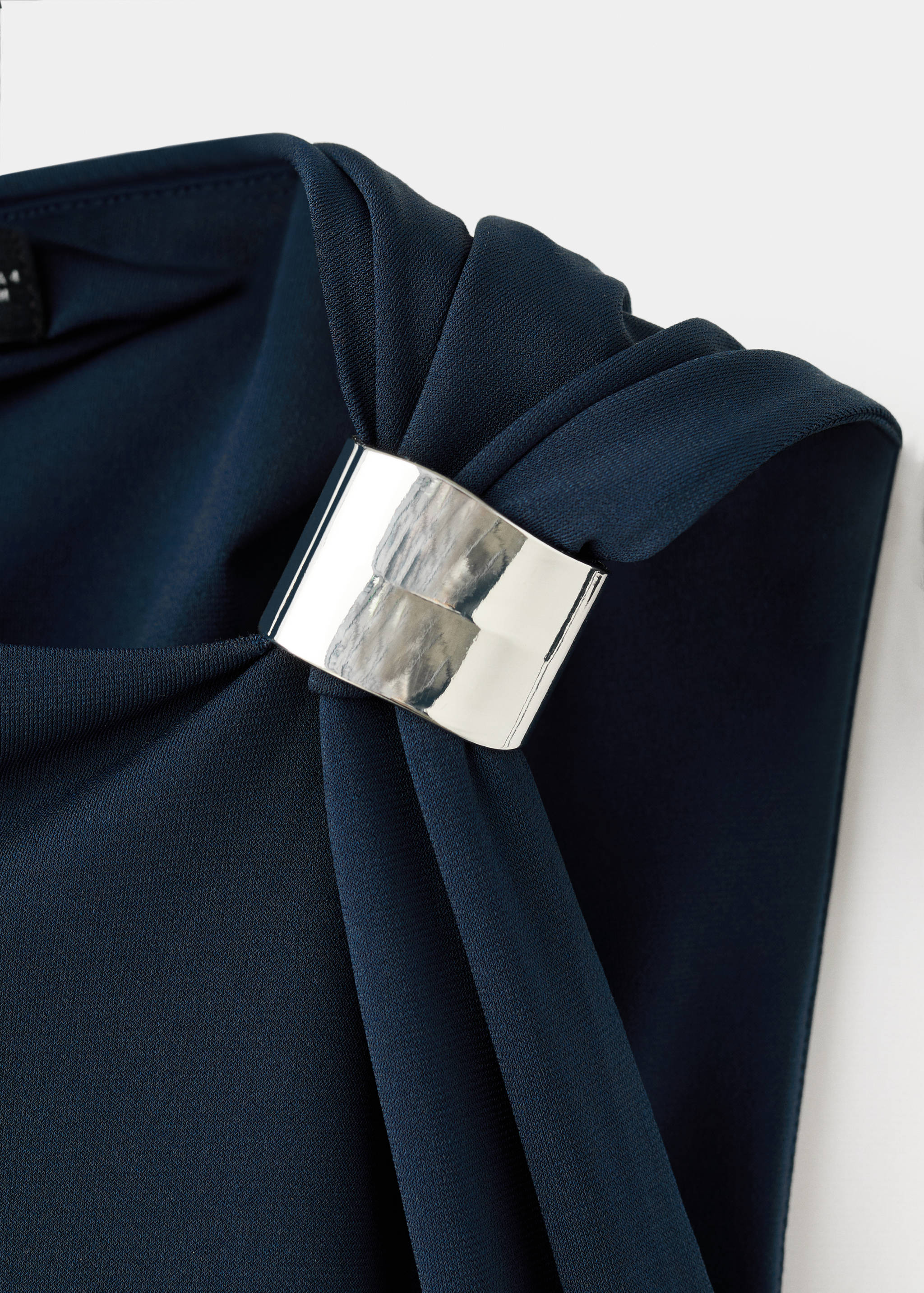 Robe en maille fine avec détails métalliques - Détail de l'article 0