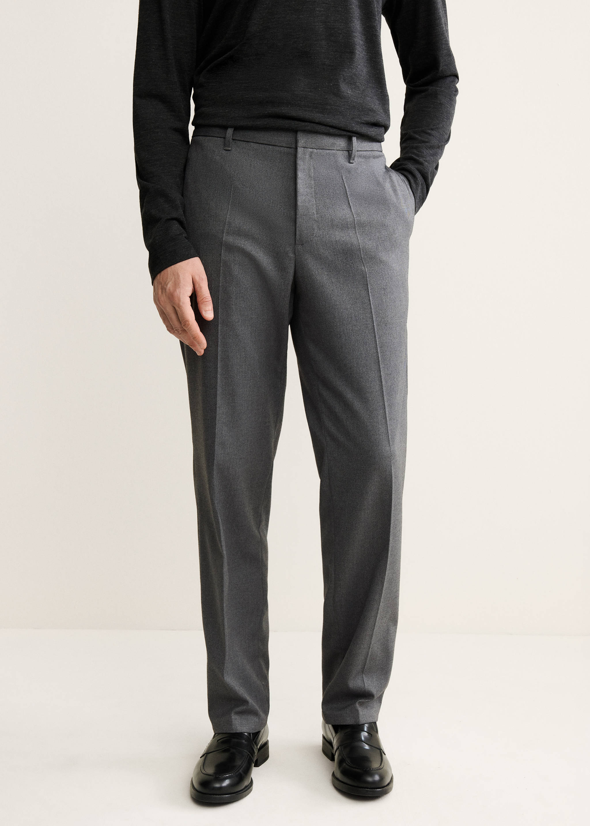 Pantalón recto fluido - Plano medio