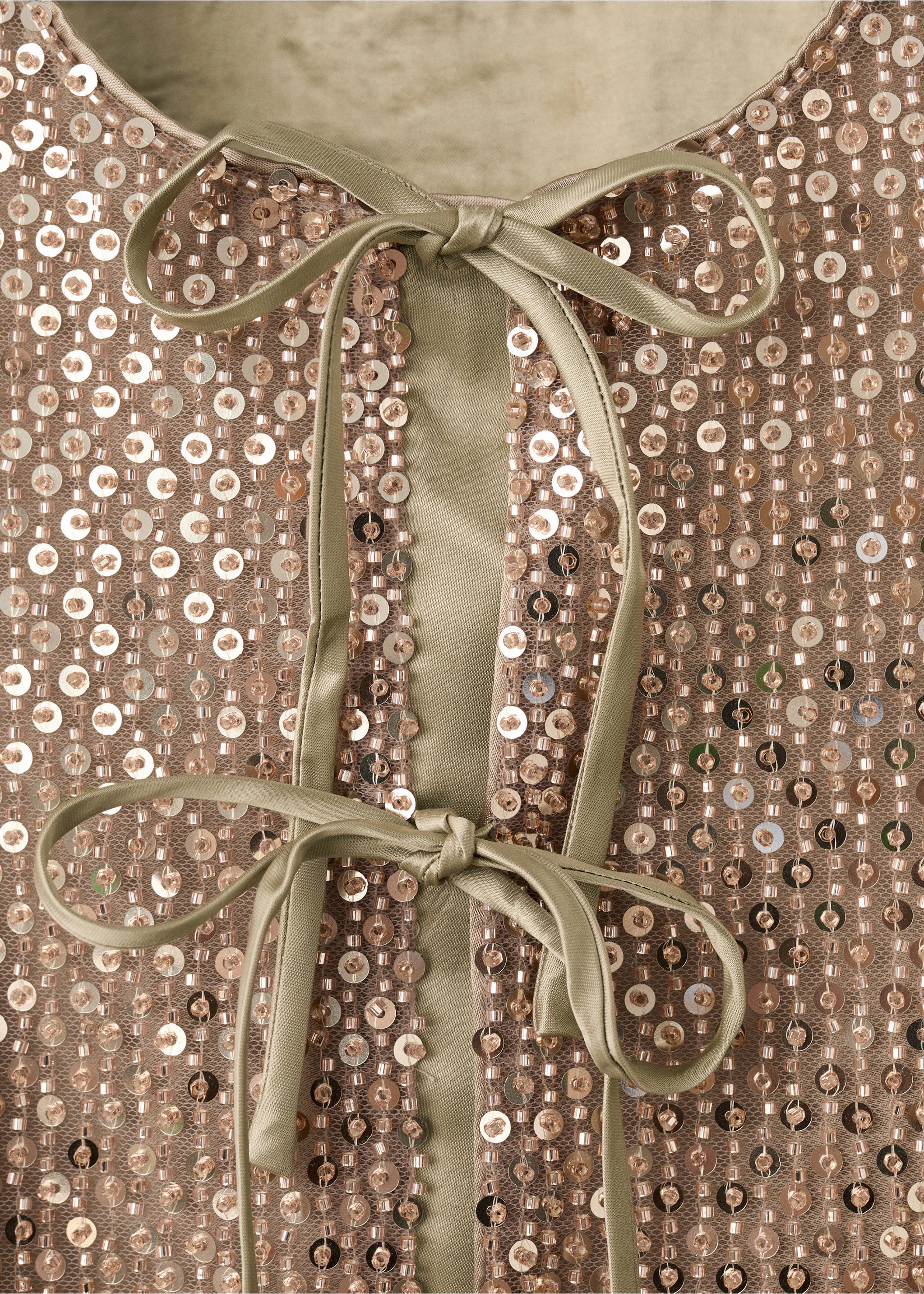 Top with sequins and bow - Details of the article 8, Brown. Ref: 17029209-00.