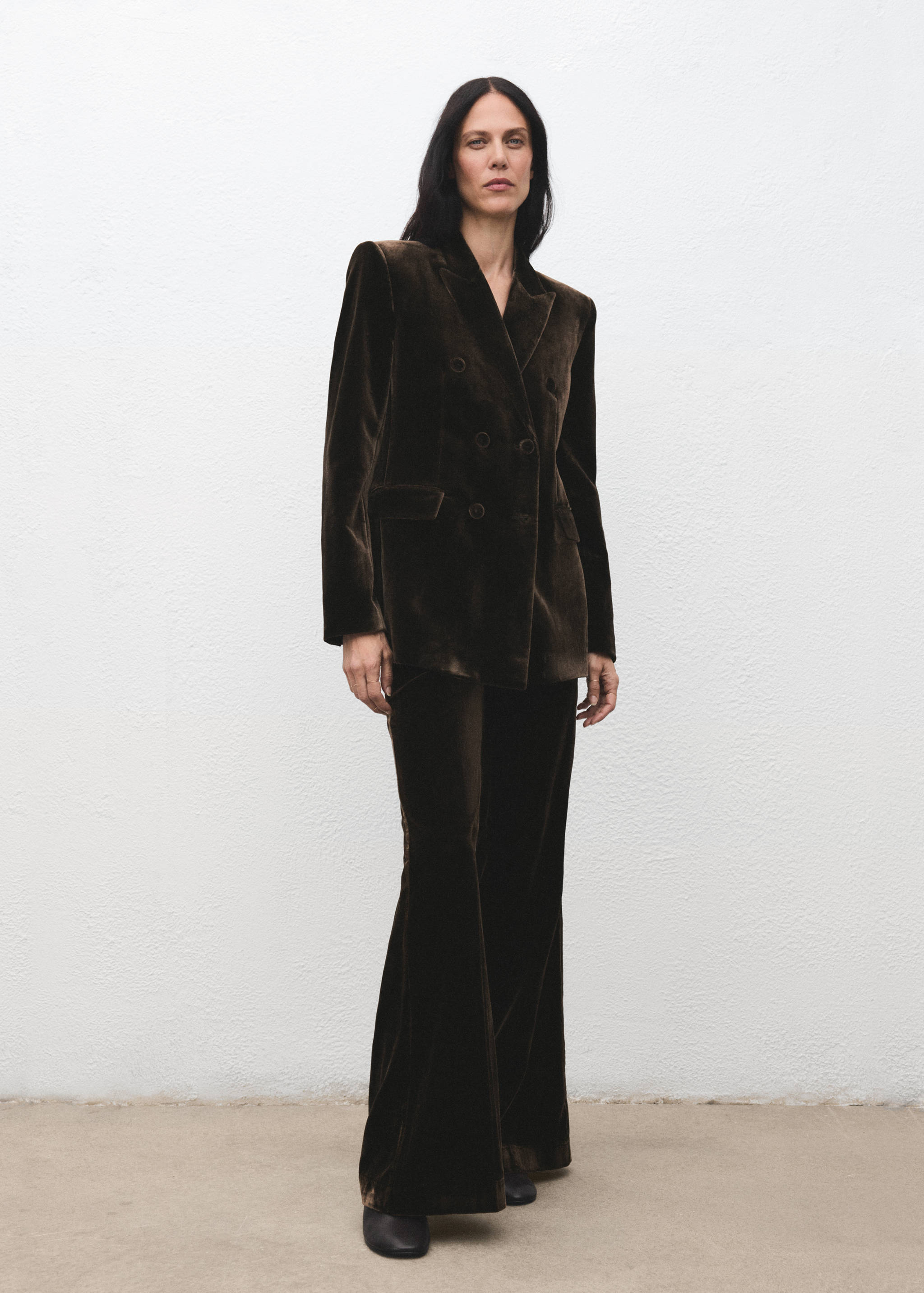 Blazer costume en velours double boutonnage - Plan général