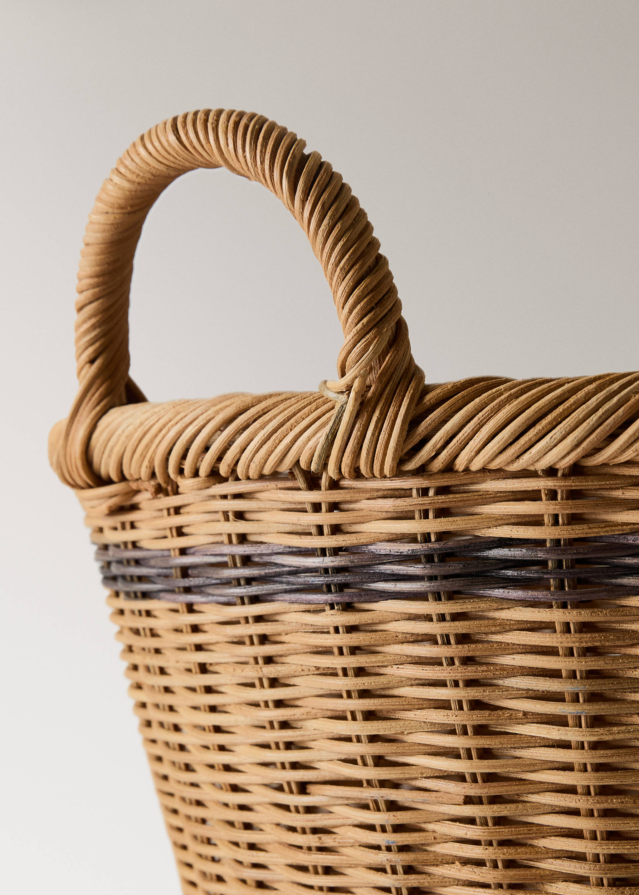 Large round rattan basket with handles - Details of the article 1