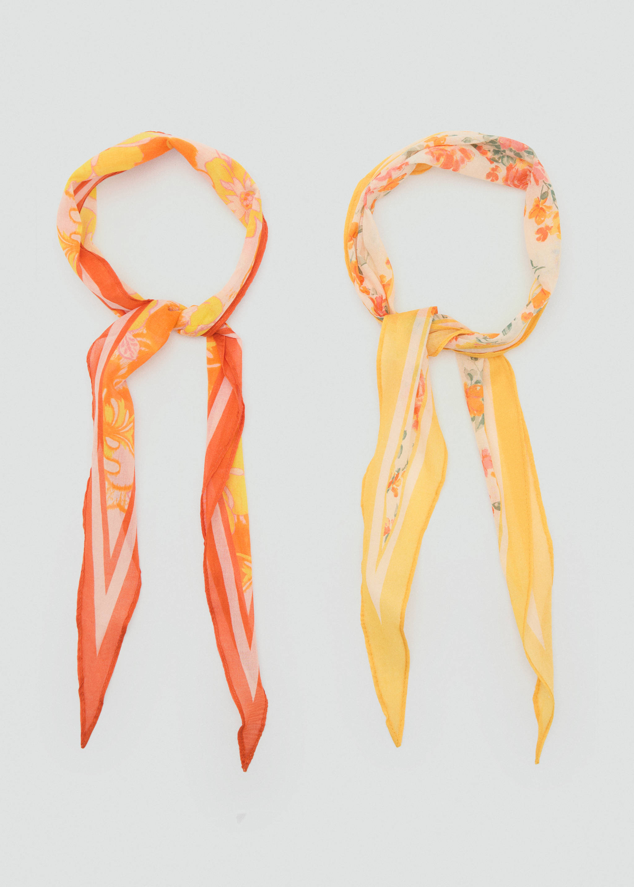 Set of 2 floral-print scarves - Details of the article 1